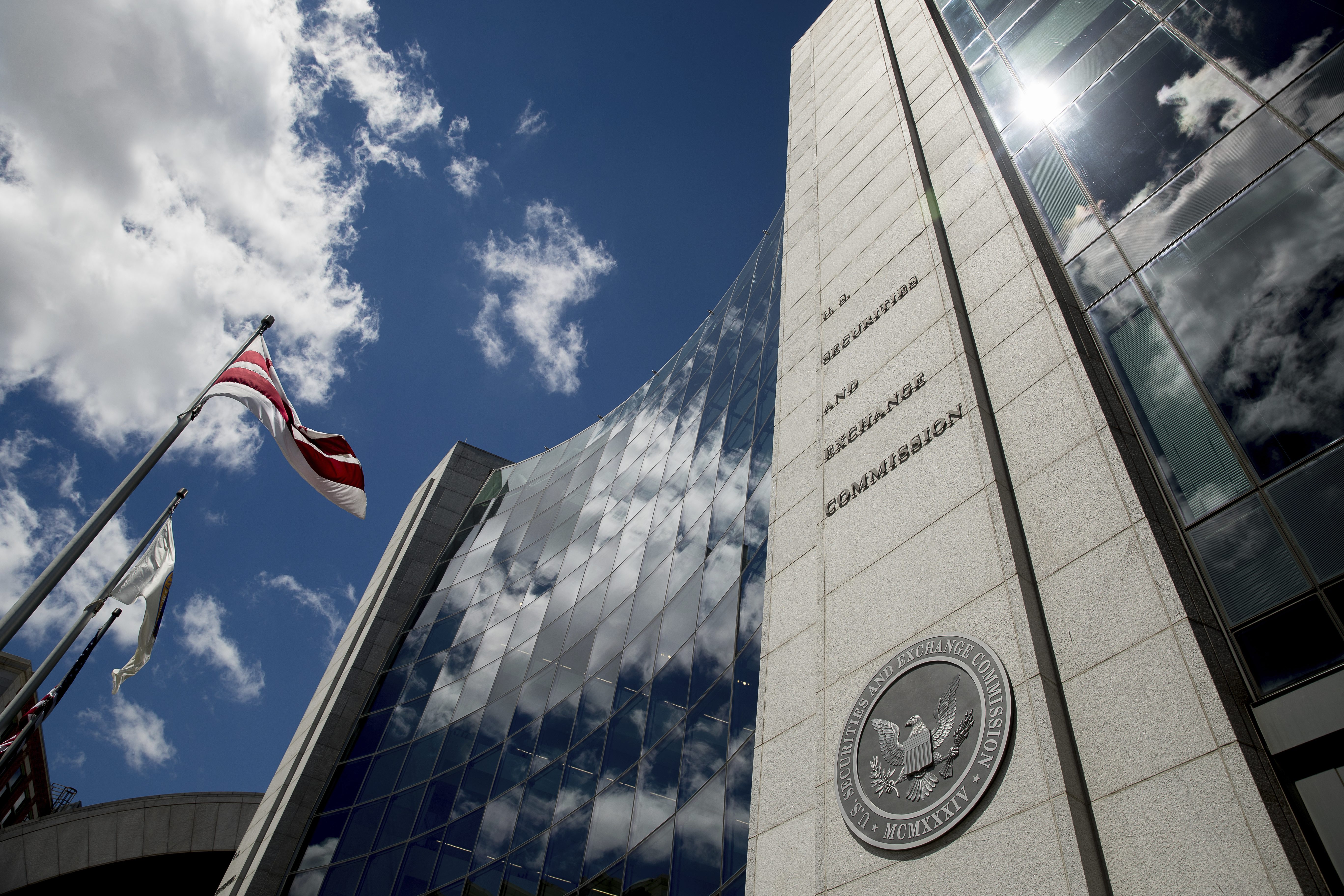SEC suspends trading in 15 stocks, in whack-a-mole against social media hype - Vimarsana News
