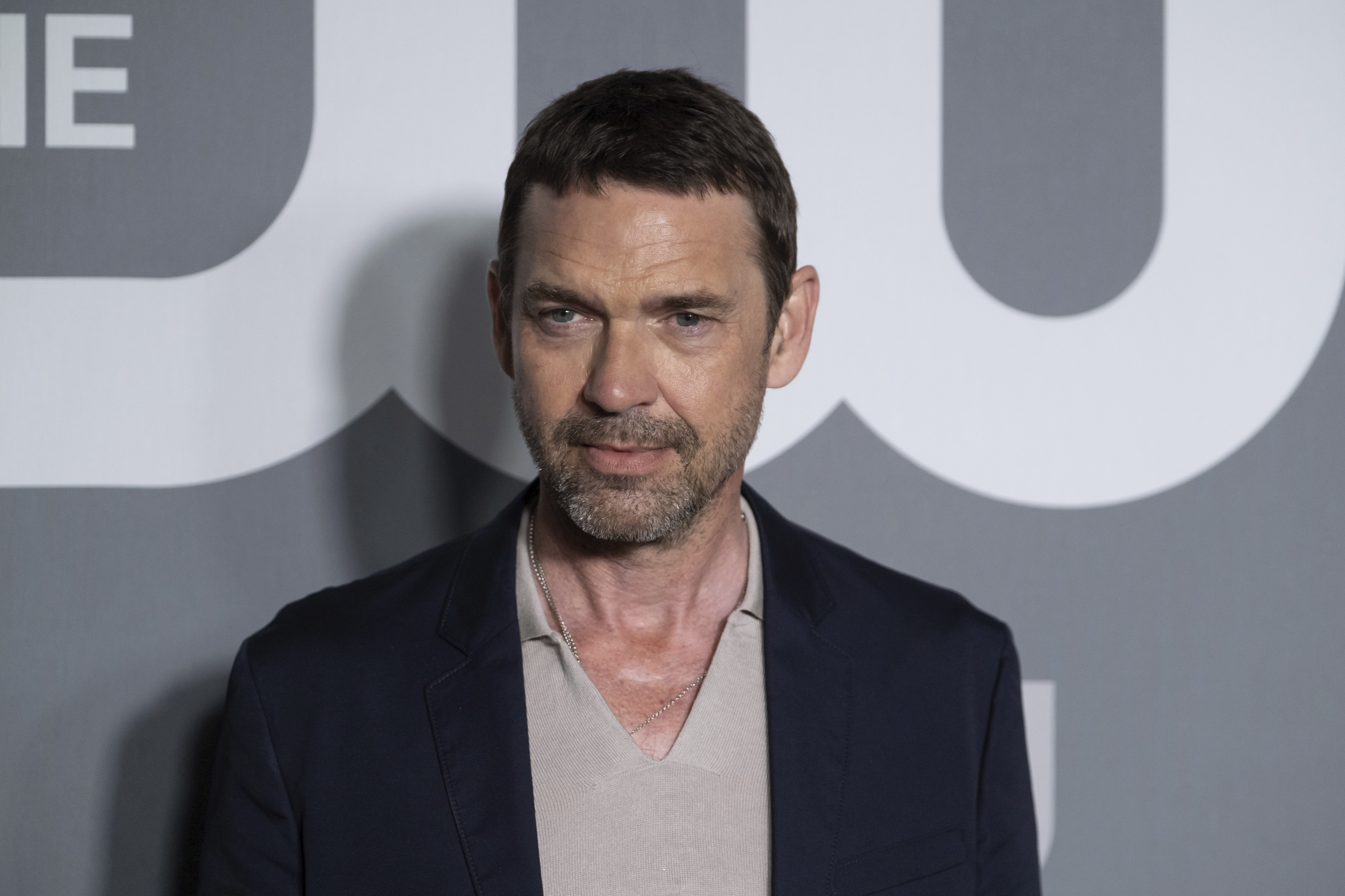 WBTV backs 'Batwoman's' Dougray Scott amid Ruby Rose claims - Vimarsana News