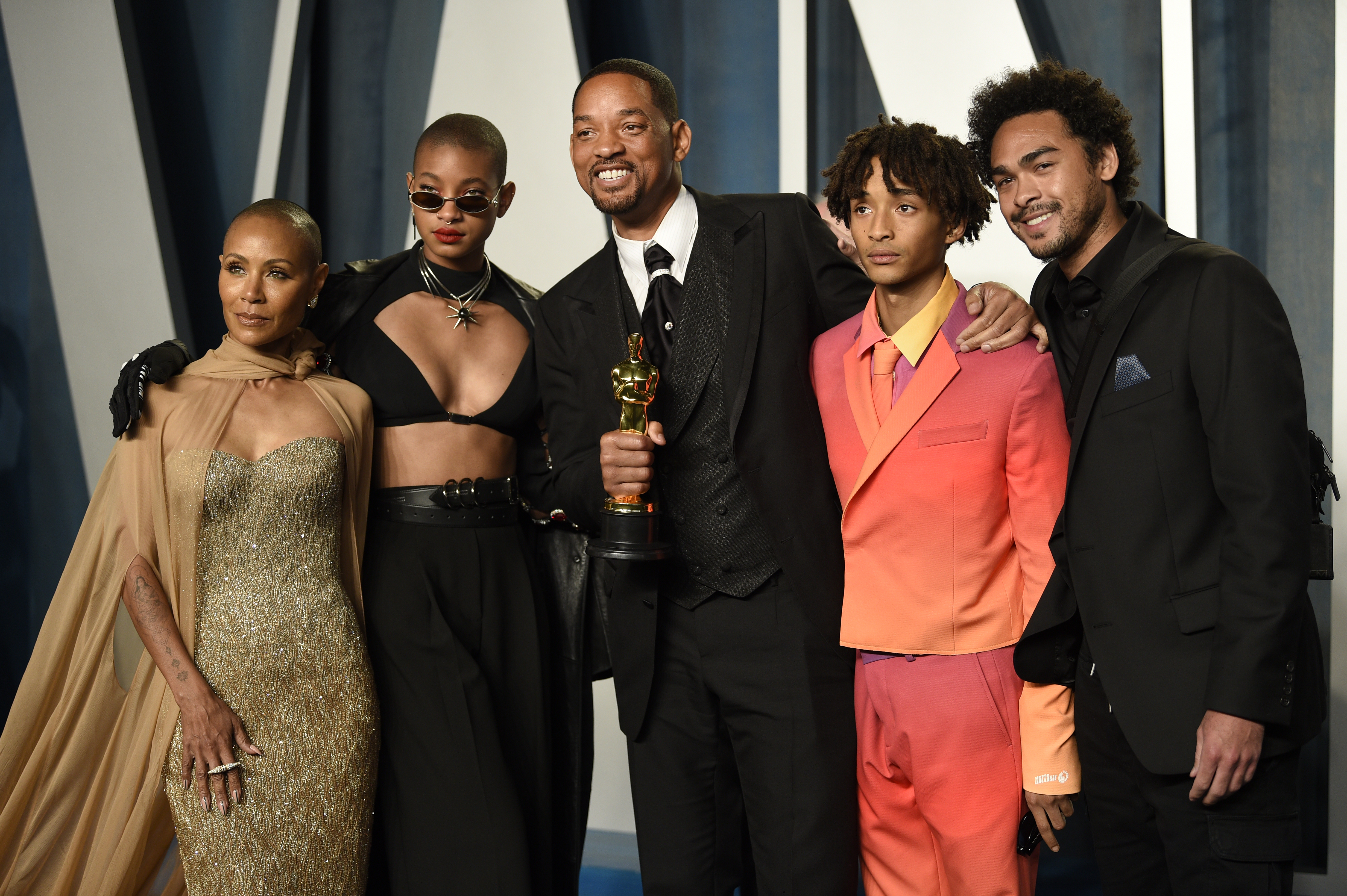 Will Smith and family unite in solidarity after Oscars slap - Vimarsana News