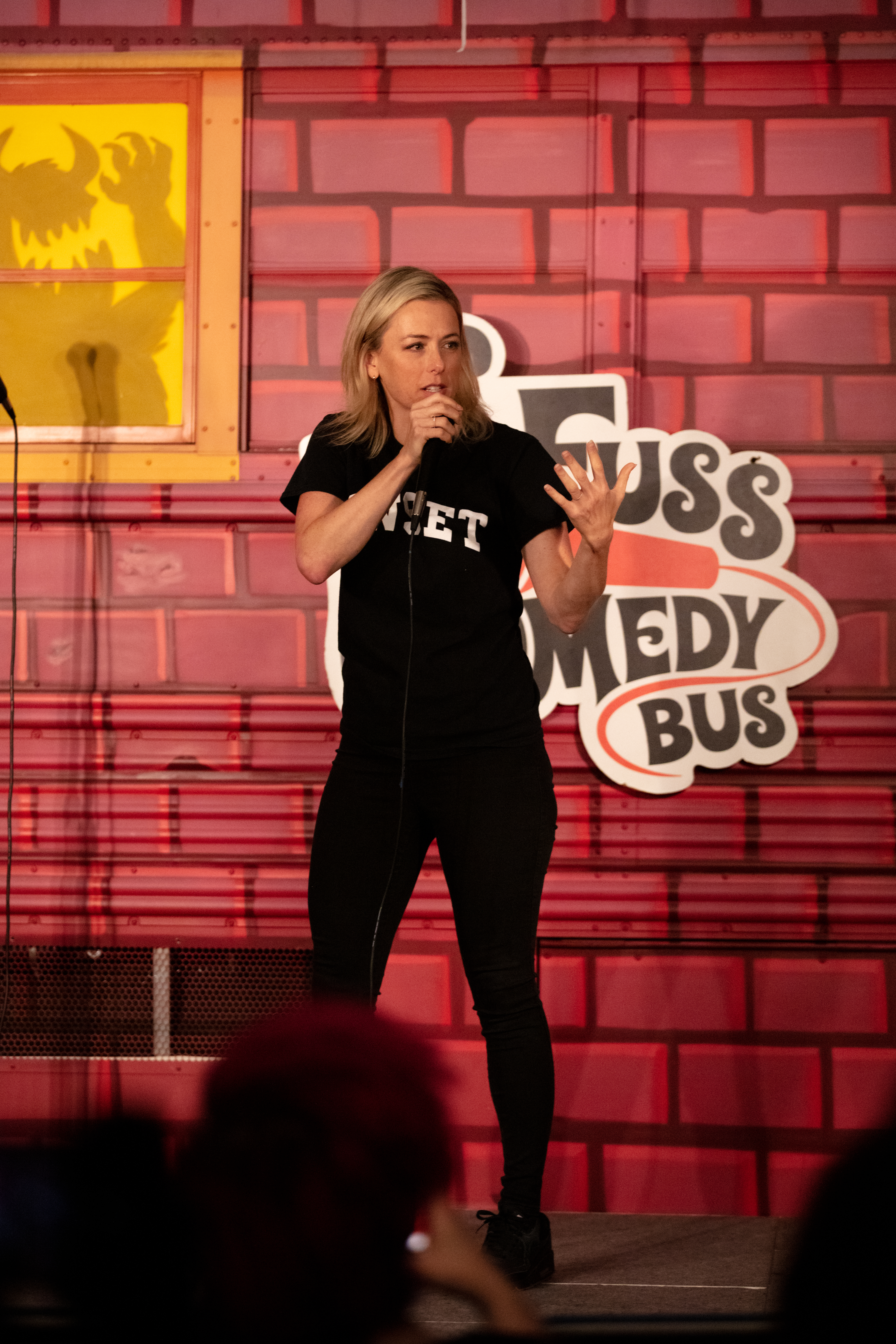 Roe decision rallies L.A. comics to rage onstage - Vimarsana News