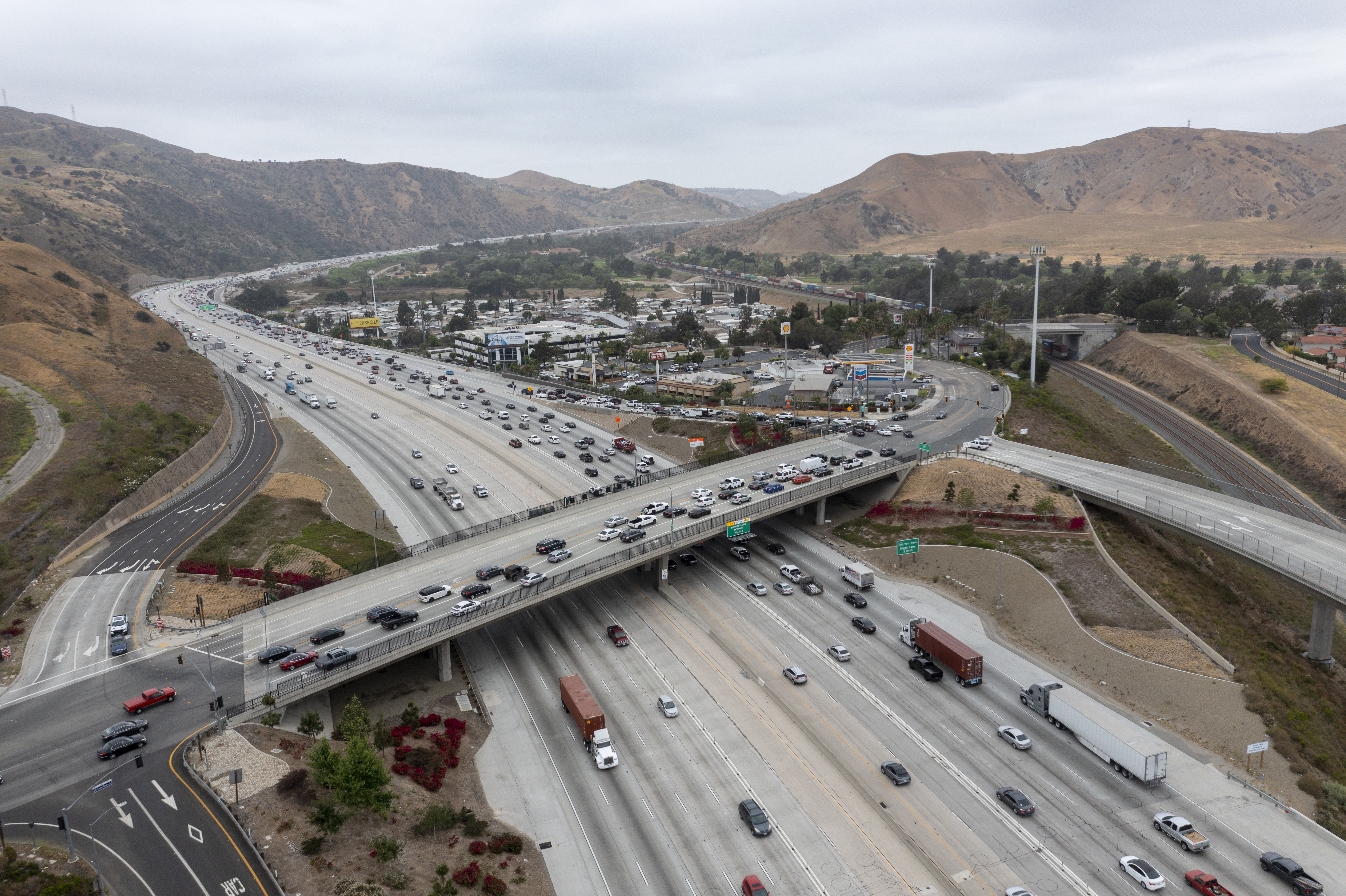 Newsom vetoes bill that would have allowed cannabis advertising on freeway billboards - Vimarsana News
