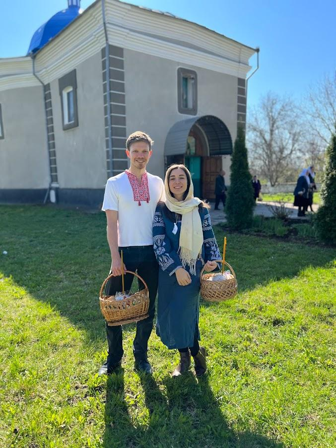 Couple settles in Del Mar after fleeing Ukraine - Vimarsana News