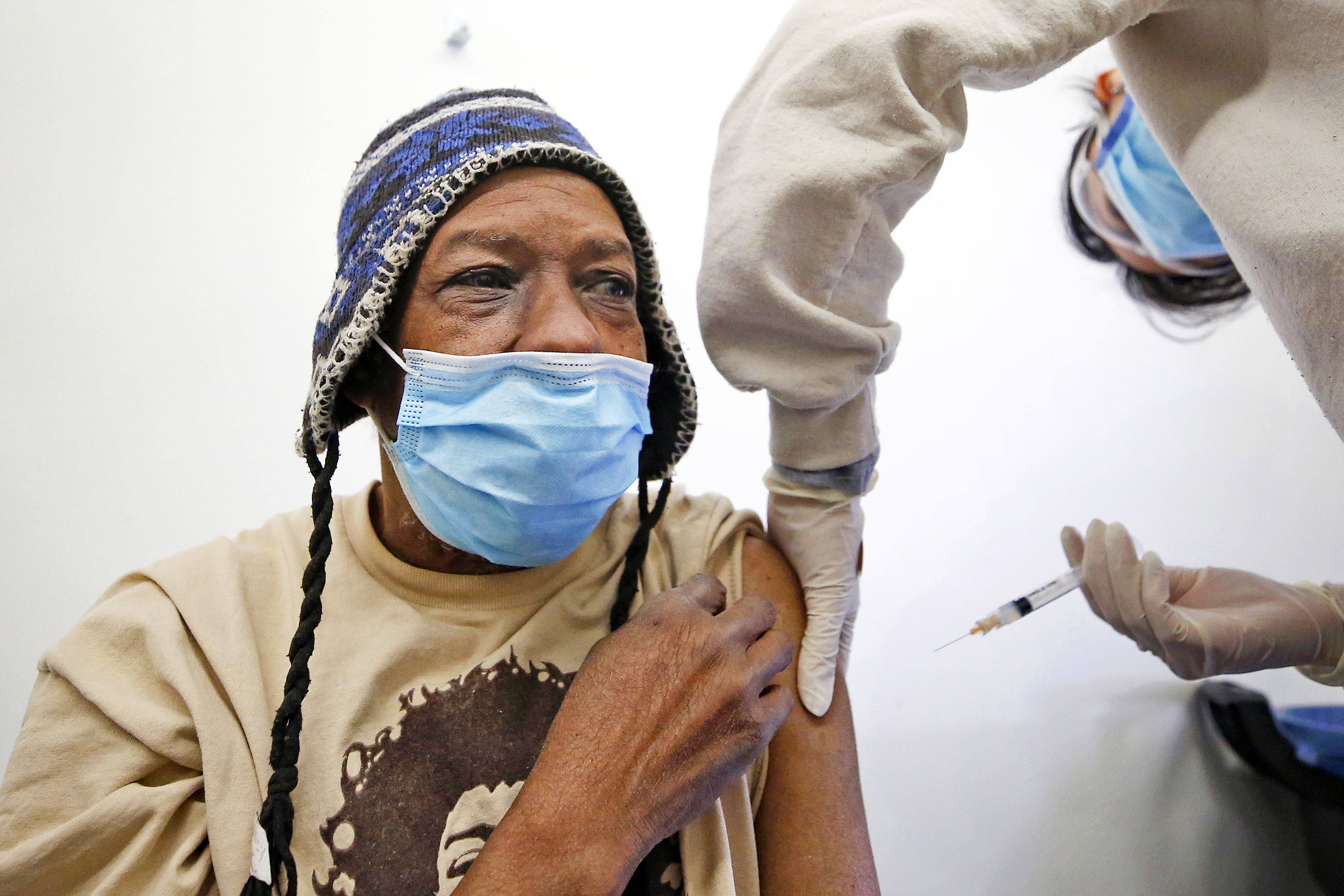 L.A. homeless COVID vaccine distribution is fraught with obstacles - Vimarsana News