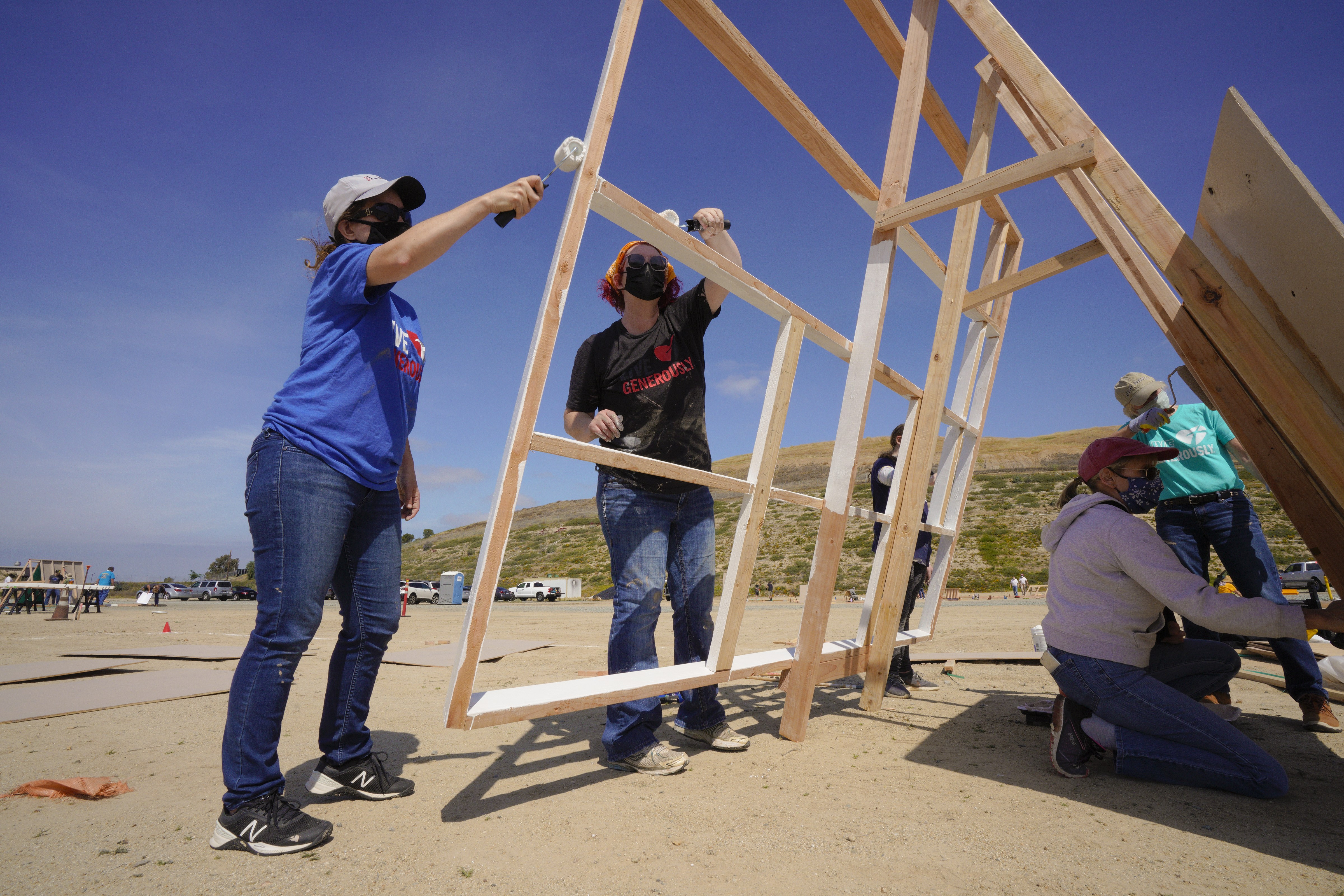 Volunteers are building homes in Chula Vista for Tijuana's poorest residents - Vimarsana News