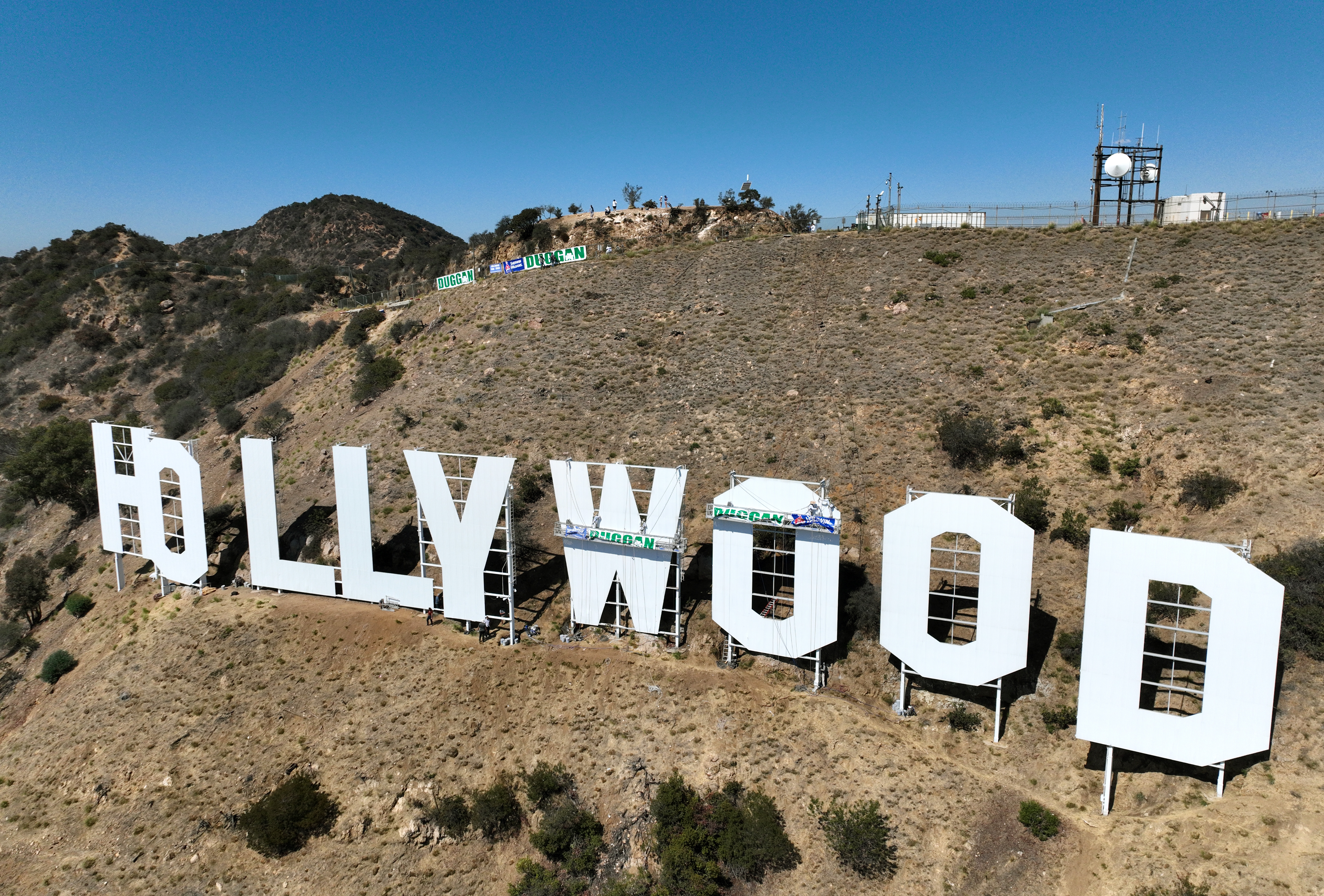 Bass rescinds Garcetti order to light the Hollywood sign - Vimarsana News