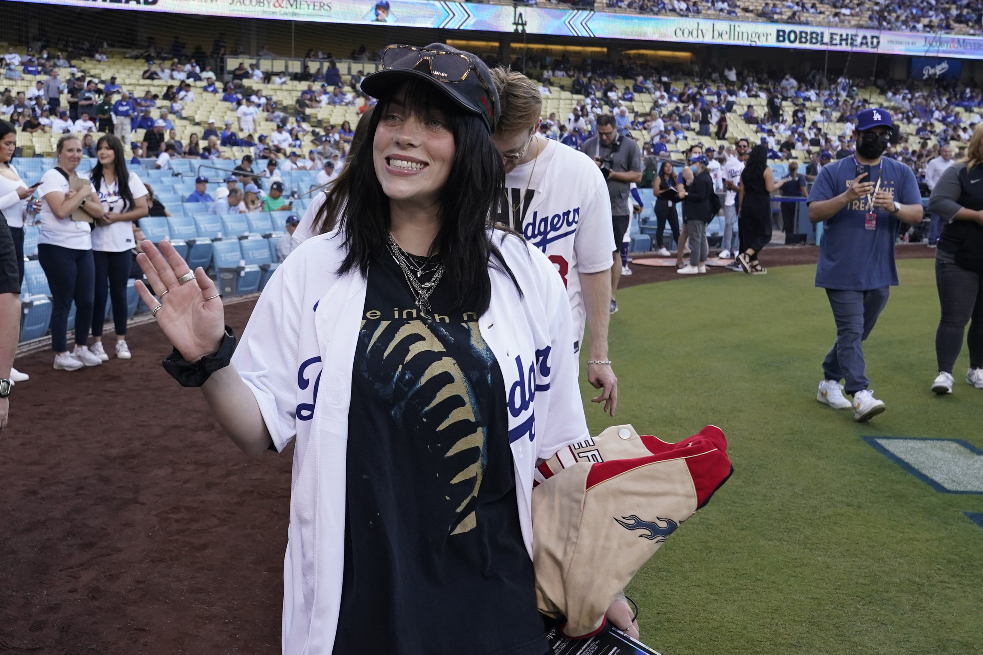 Watch Billie Eilish dance to her own song at Dodger Stadium - Vimarsana News