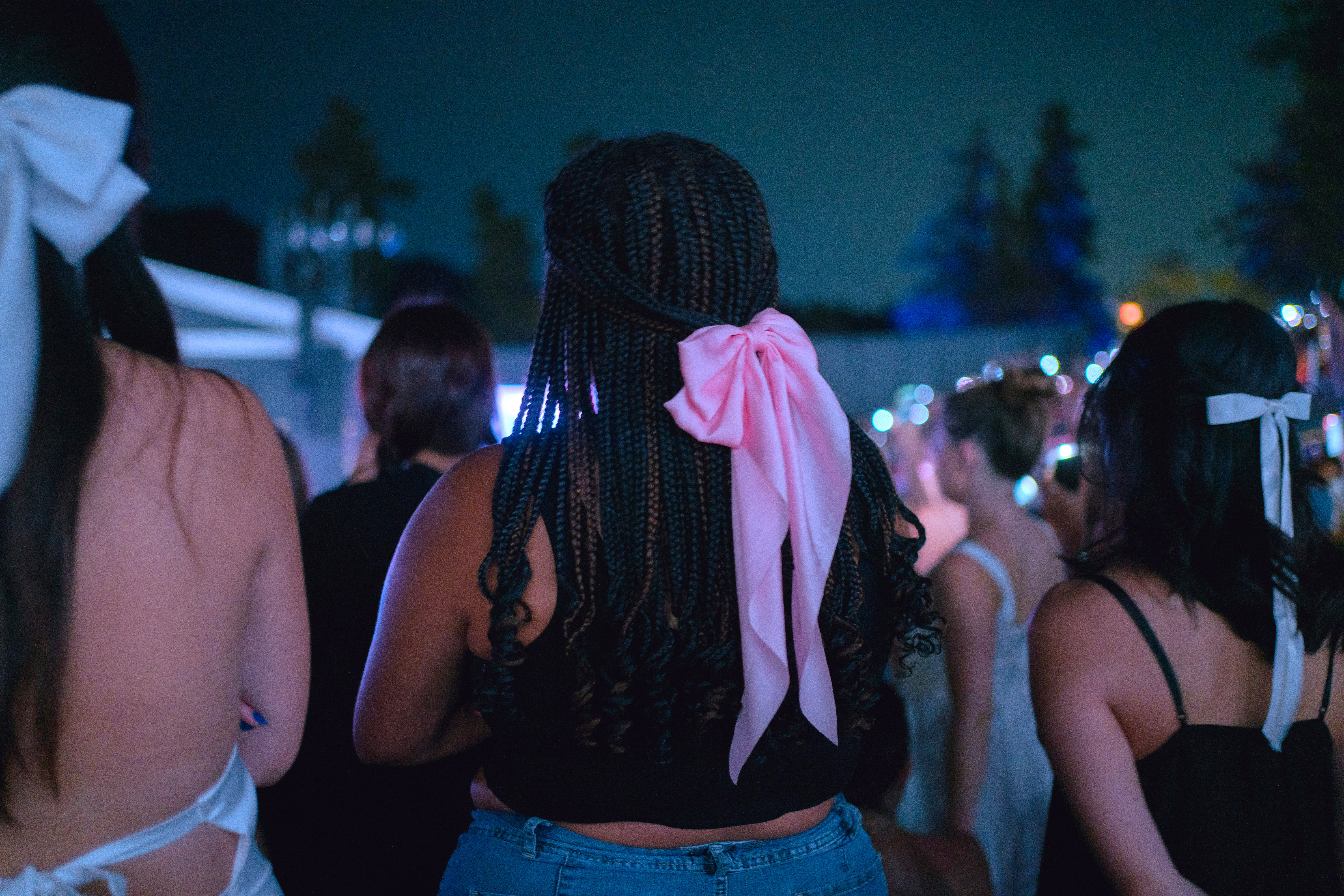 Gracie Abrams sticks close to her fans at Greek Theatre opener