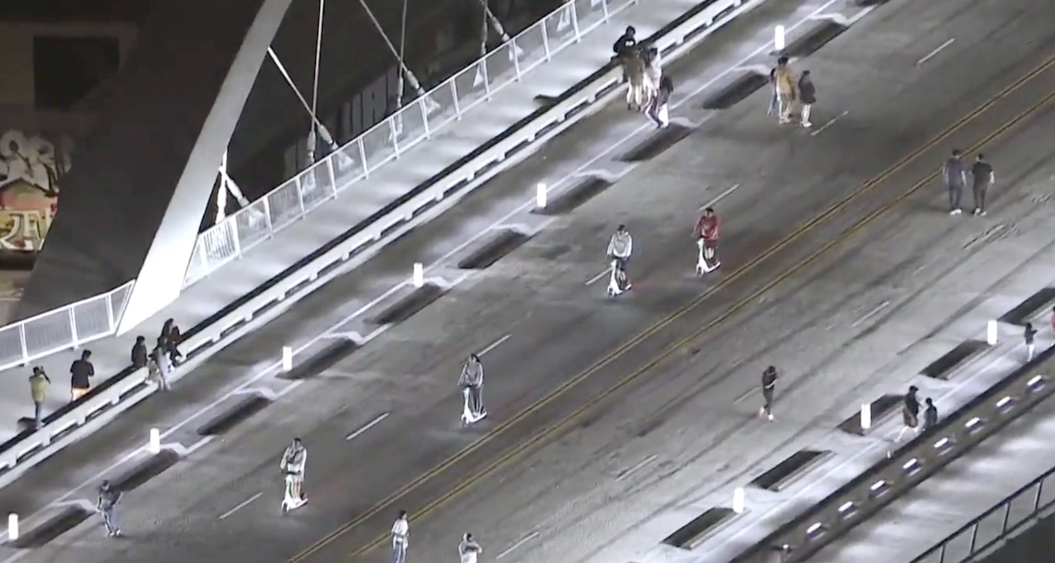 6th Street Viaduct is closed for third consecutive night - Vimarsana News