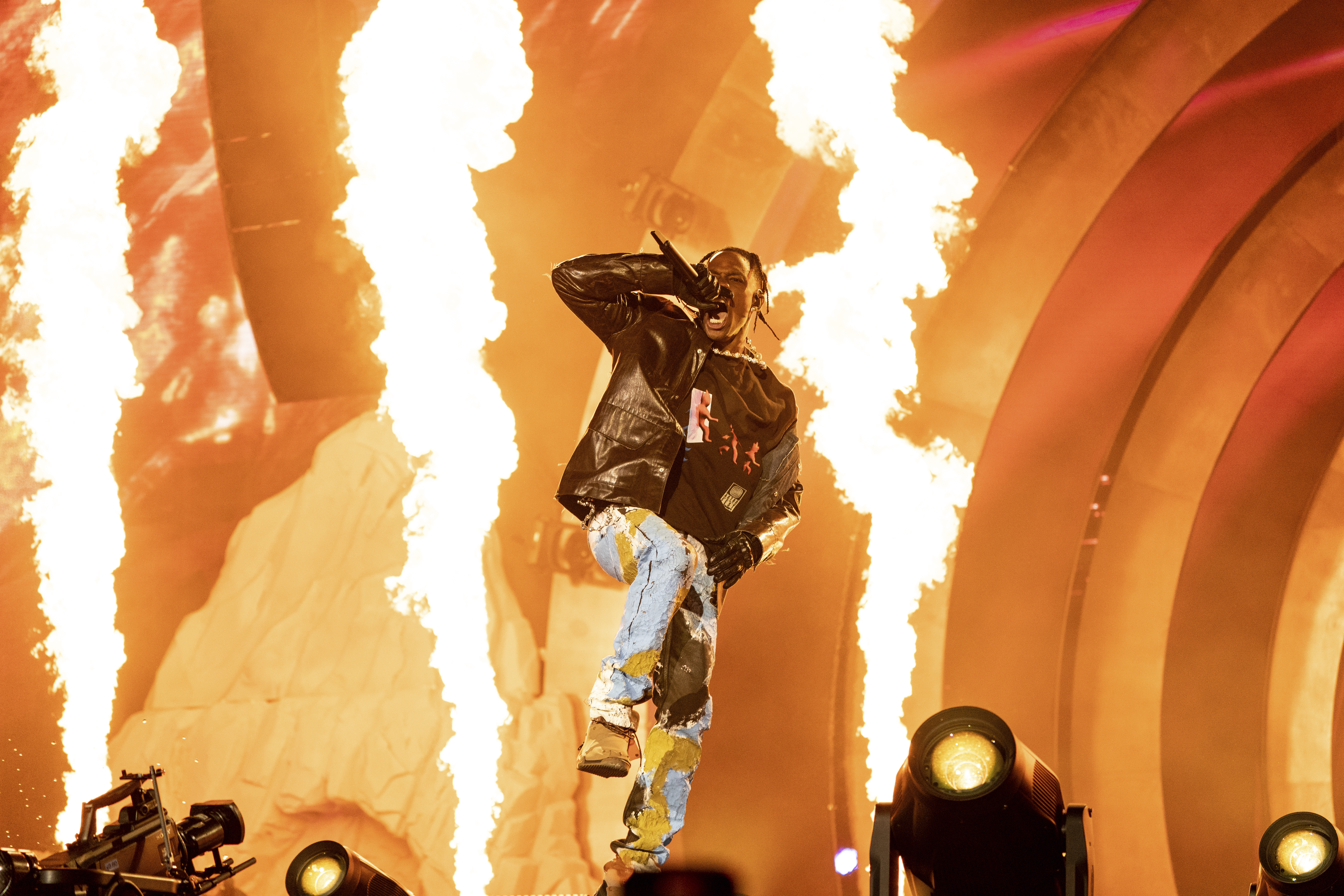 A documentary takes an unsparing look at Astroworld disaster - Vimarsana News