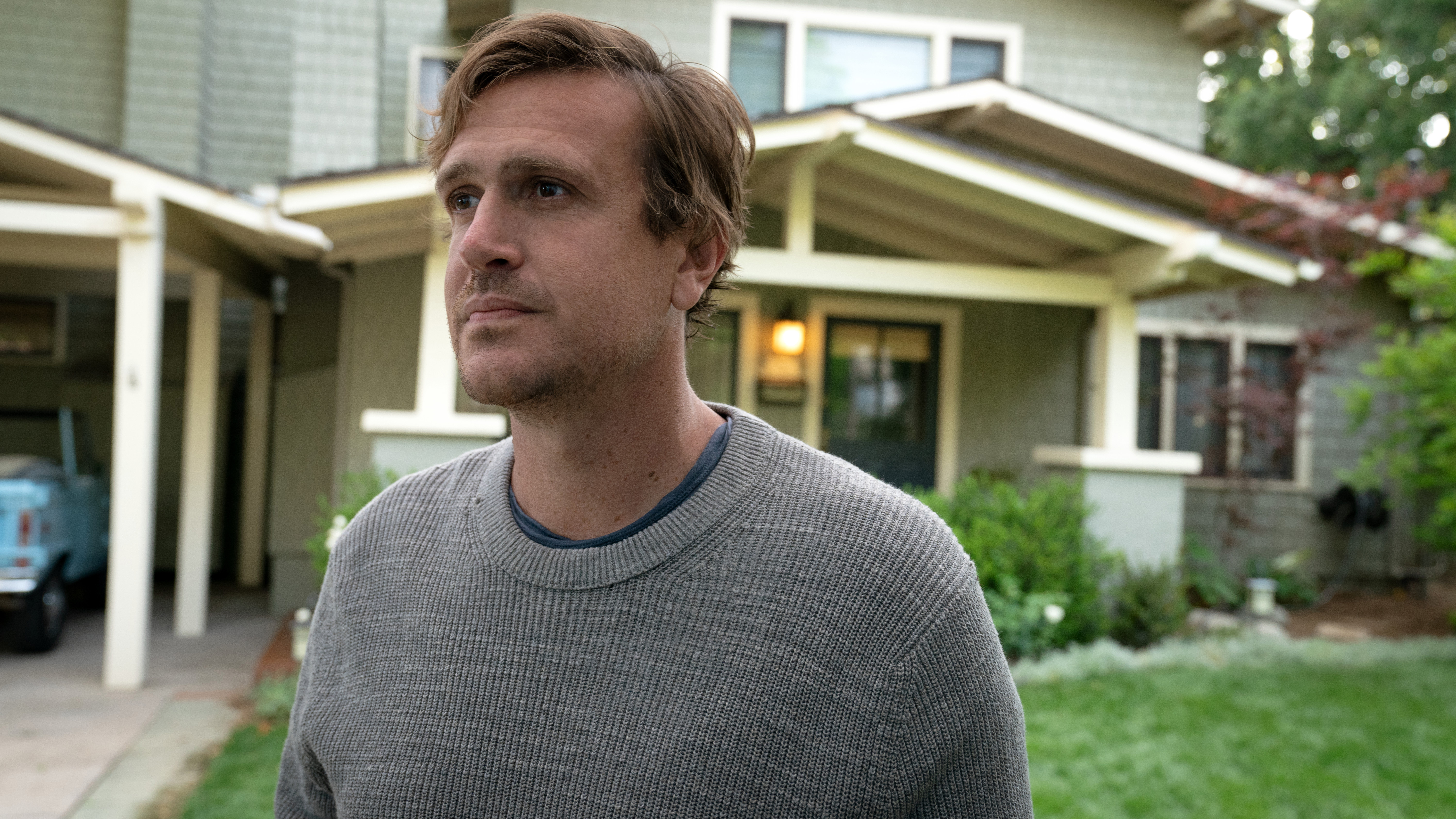 'Shrinking' review: Apple TV+ comedy is the anti-'Ted Lasso' - Vimarsana News