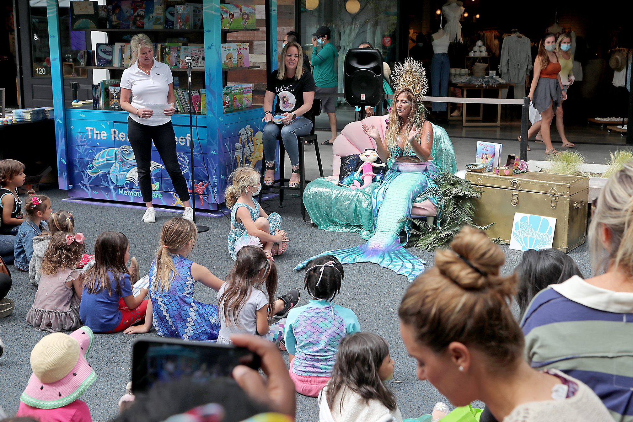 Reading Reef library opens in Huntington Beach - Vimarsana News