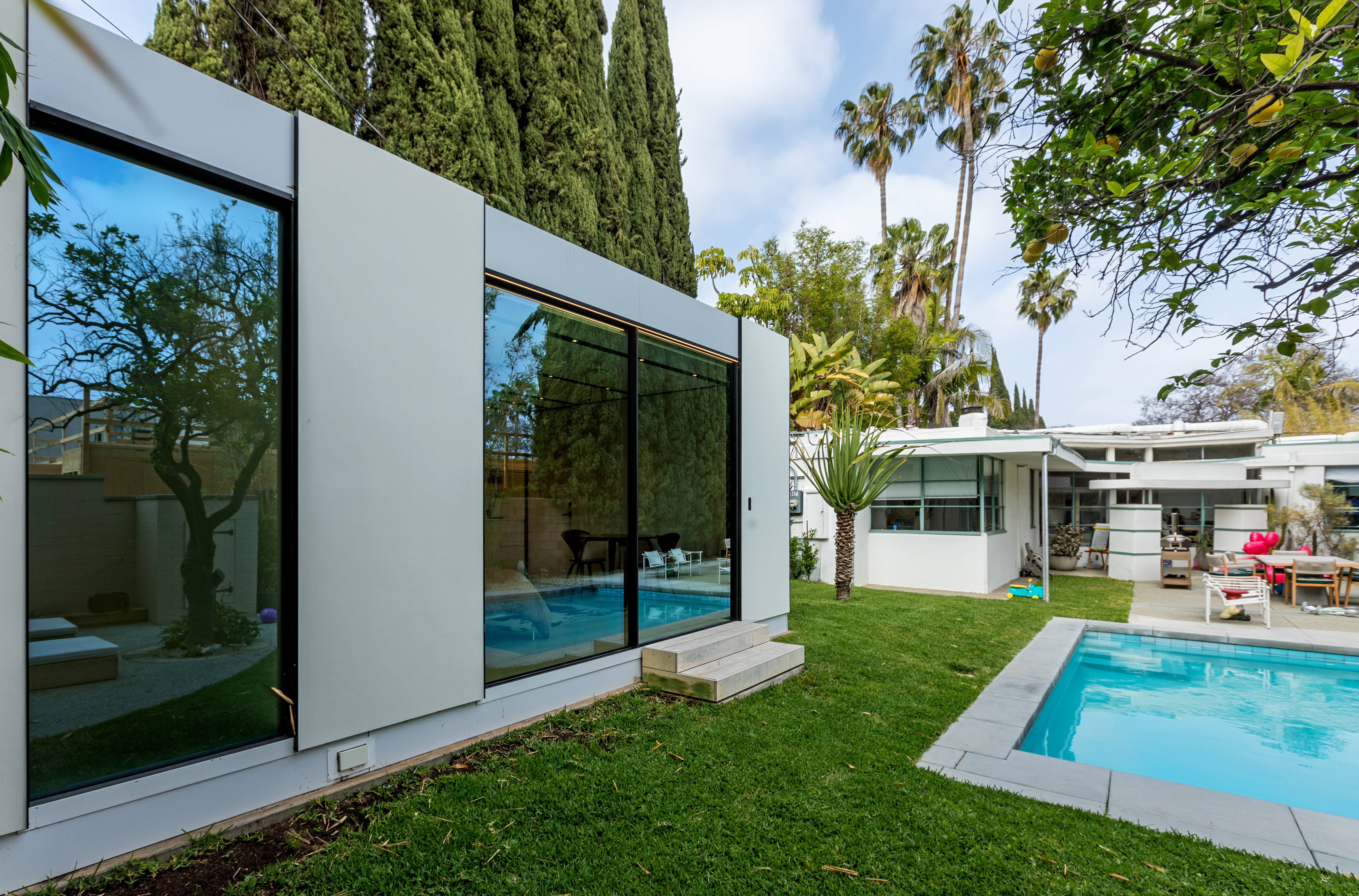 A prefab ADU extends the floor plan of a historic L.A. house - Vimarsana News