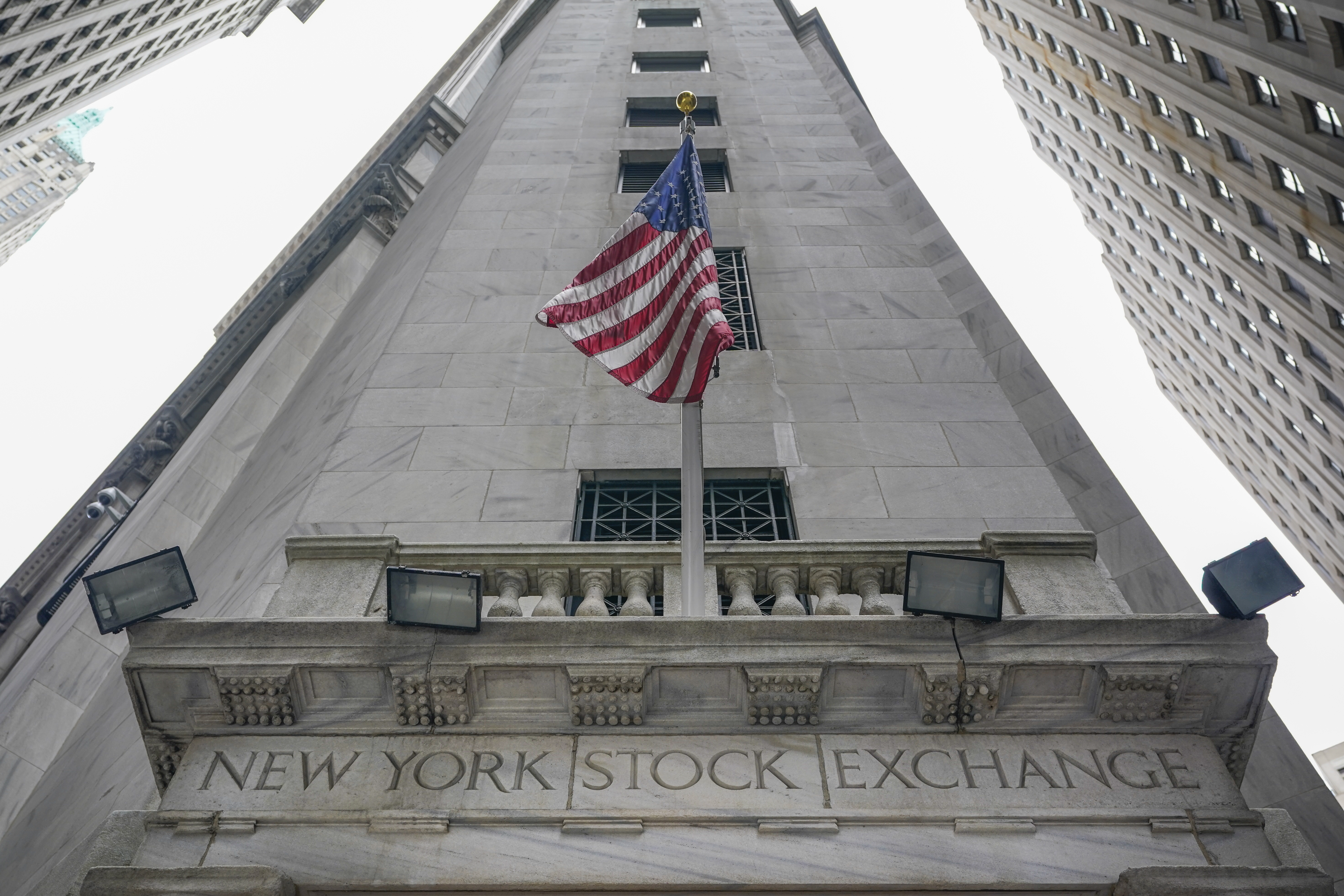 Wall Street keeps drifting higher to extend winning streak - Vimarsana News