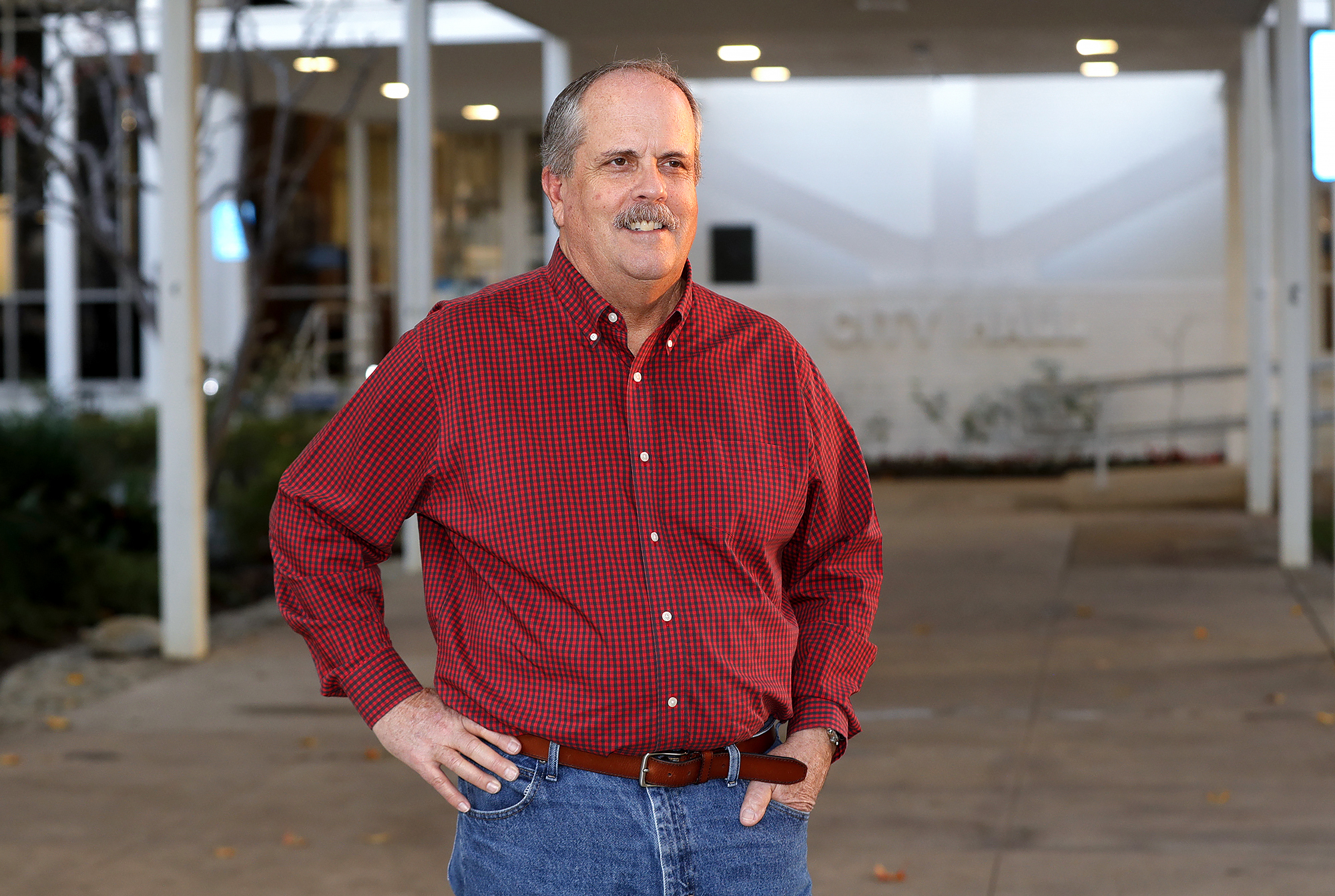 Costa Mesa planning chair retires, leaving dearth of tenure on largely vacant commission - Vimarsana News