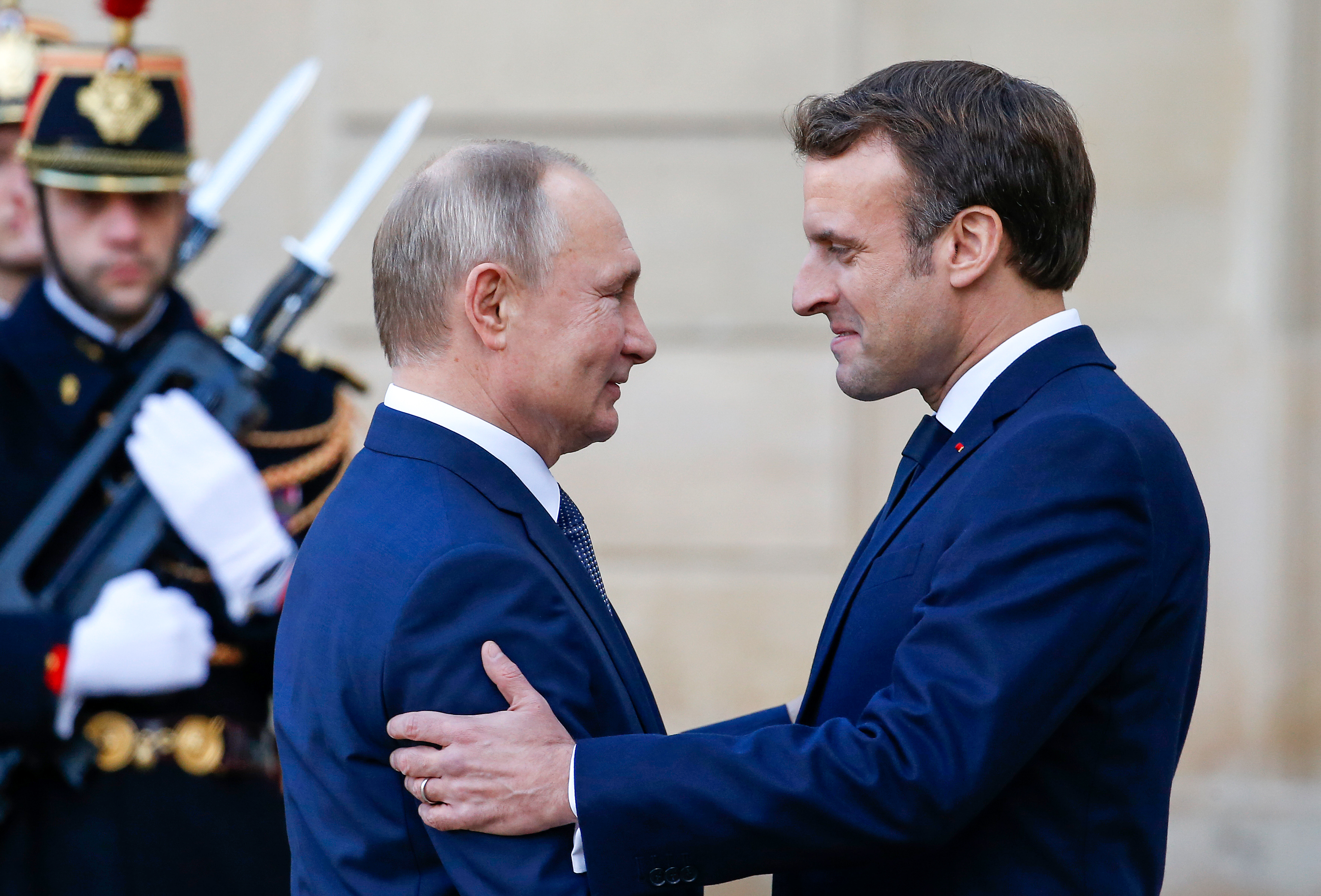 France's Macron wins preelection plaudits for Russia diplomacy - Vimarsana News