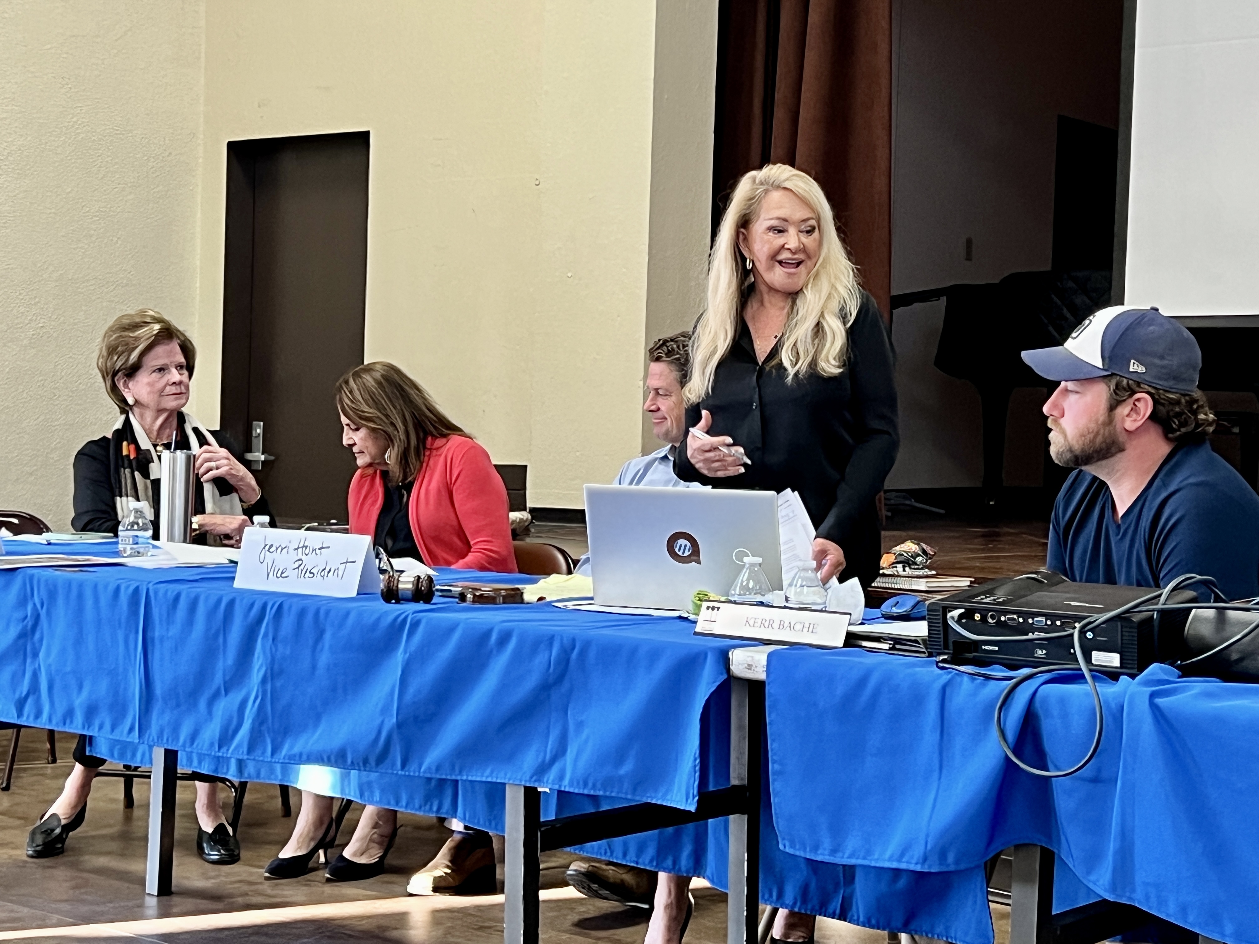 Four candidates seek four La Jolla Town Council trustee spots - Vimarsana News