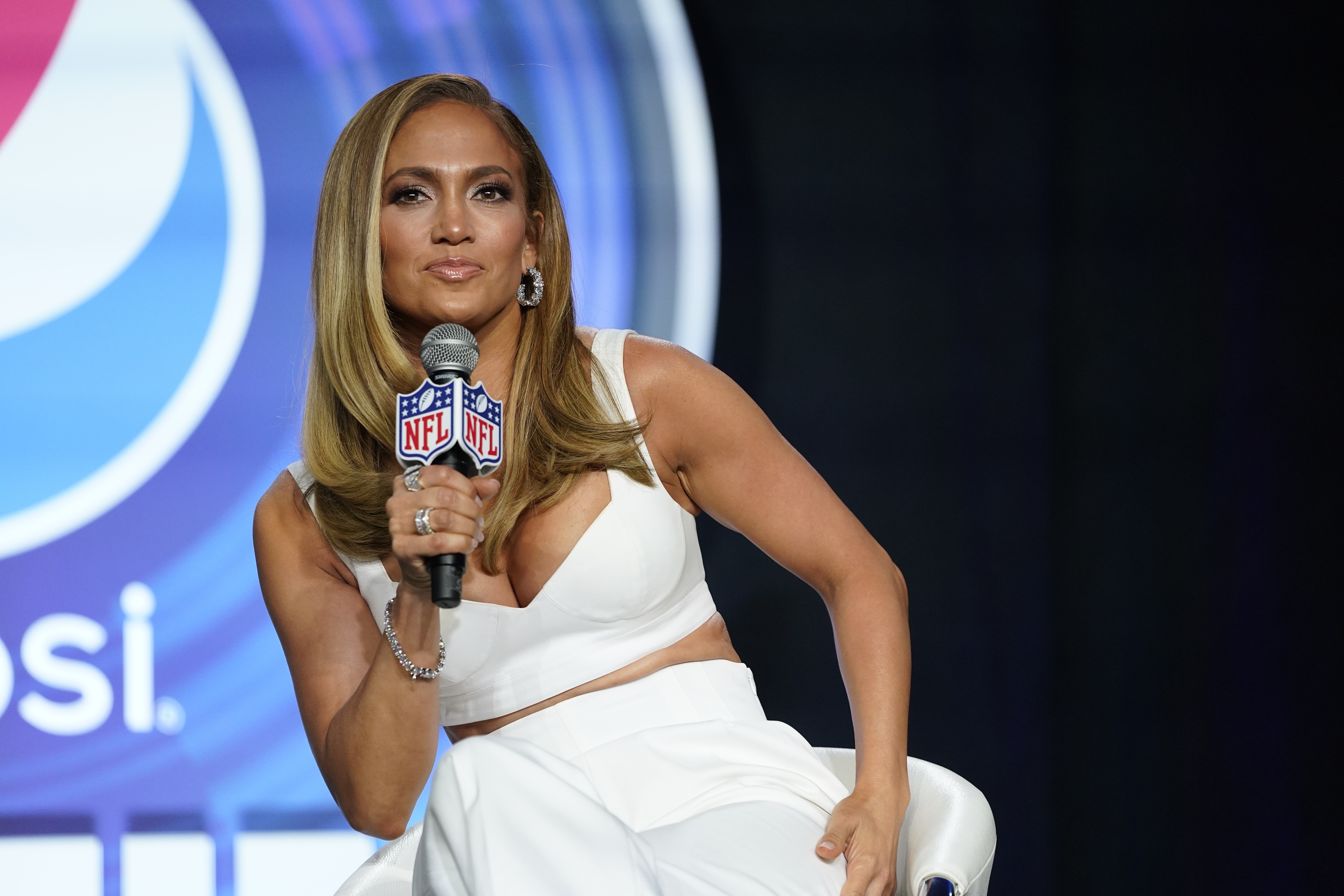 Jennifer Lopez's 'Love Don't Cost a Thing' challenge misfires - Vimarsana News