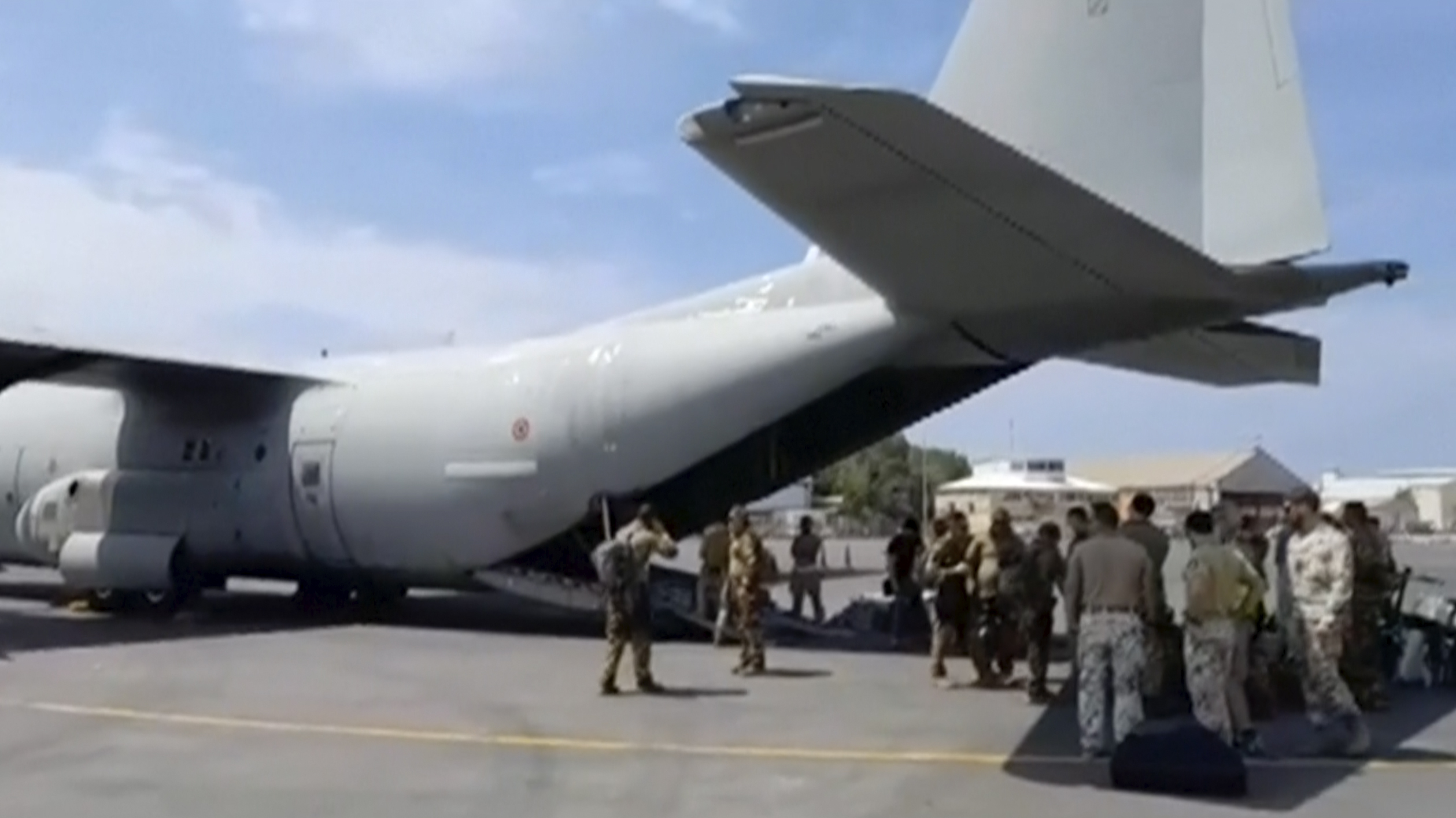 Fitful start to new 3-day truce in Sudan; airlifts continuef - Vimarsana News