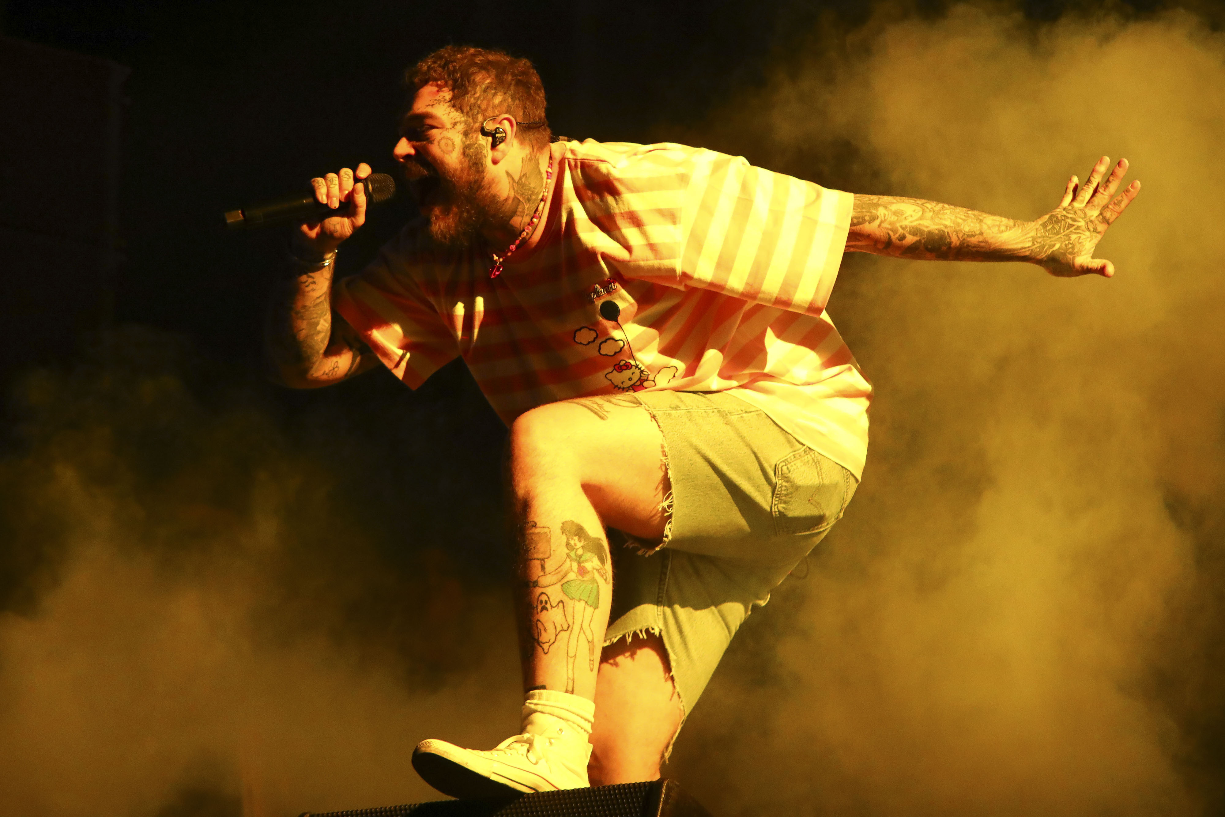 Post Malone says his fiancee just had a baby. Oh, and he writes 60% of his songs on the toilet. - Vimarsana News
