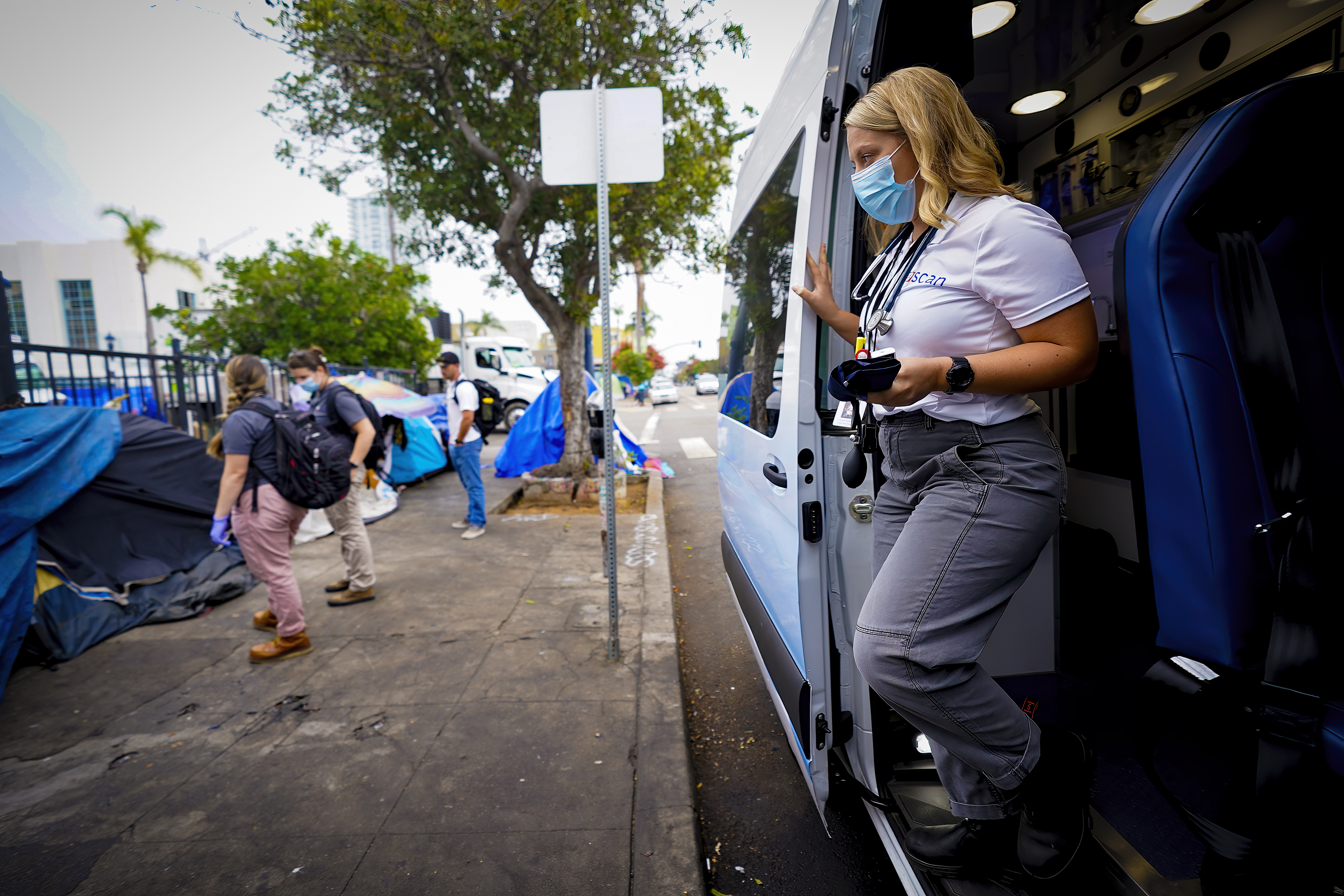 New street medicine teams bring comprehensive health care to homeless people - Vimarsana News