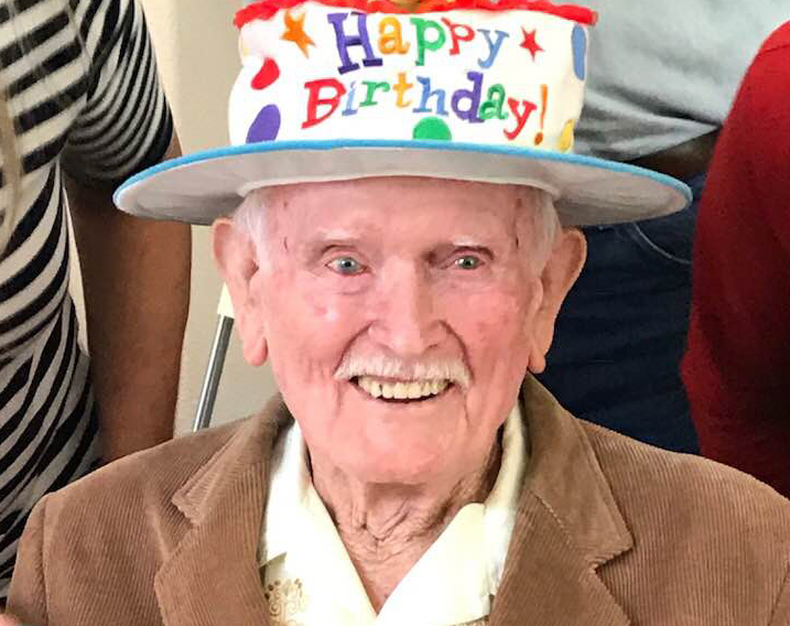 World War II bomber pilot marks 103rd birthday with a COVID-19 vaccine - Vimarsana News