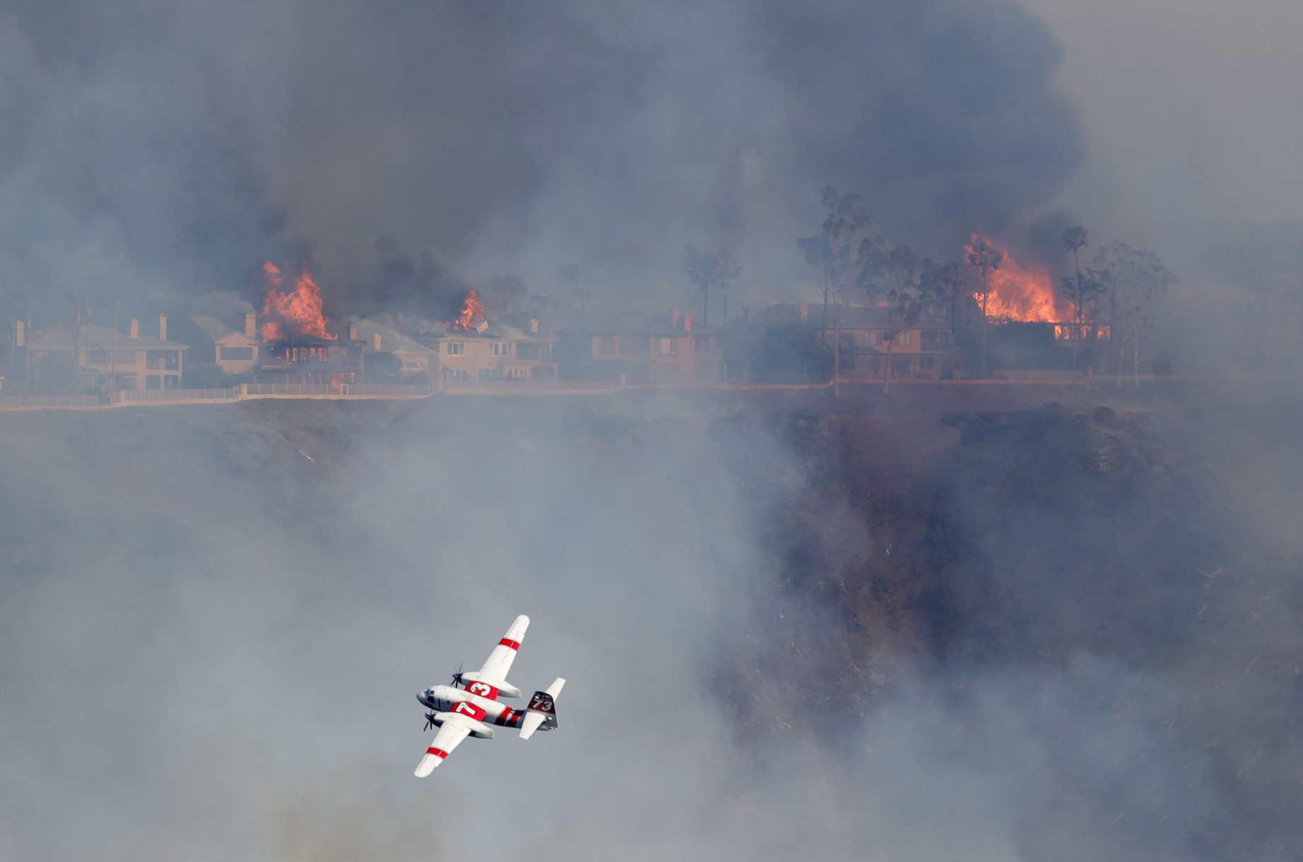 Voluntary evacuations in Laguna Beach neighborhood urged as Coastal fire reaches nearly 200 acres - Vimarsana News