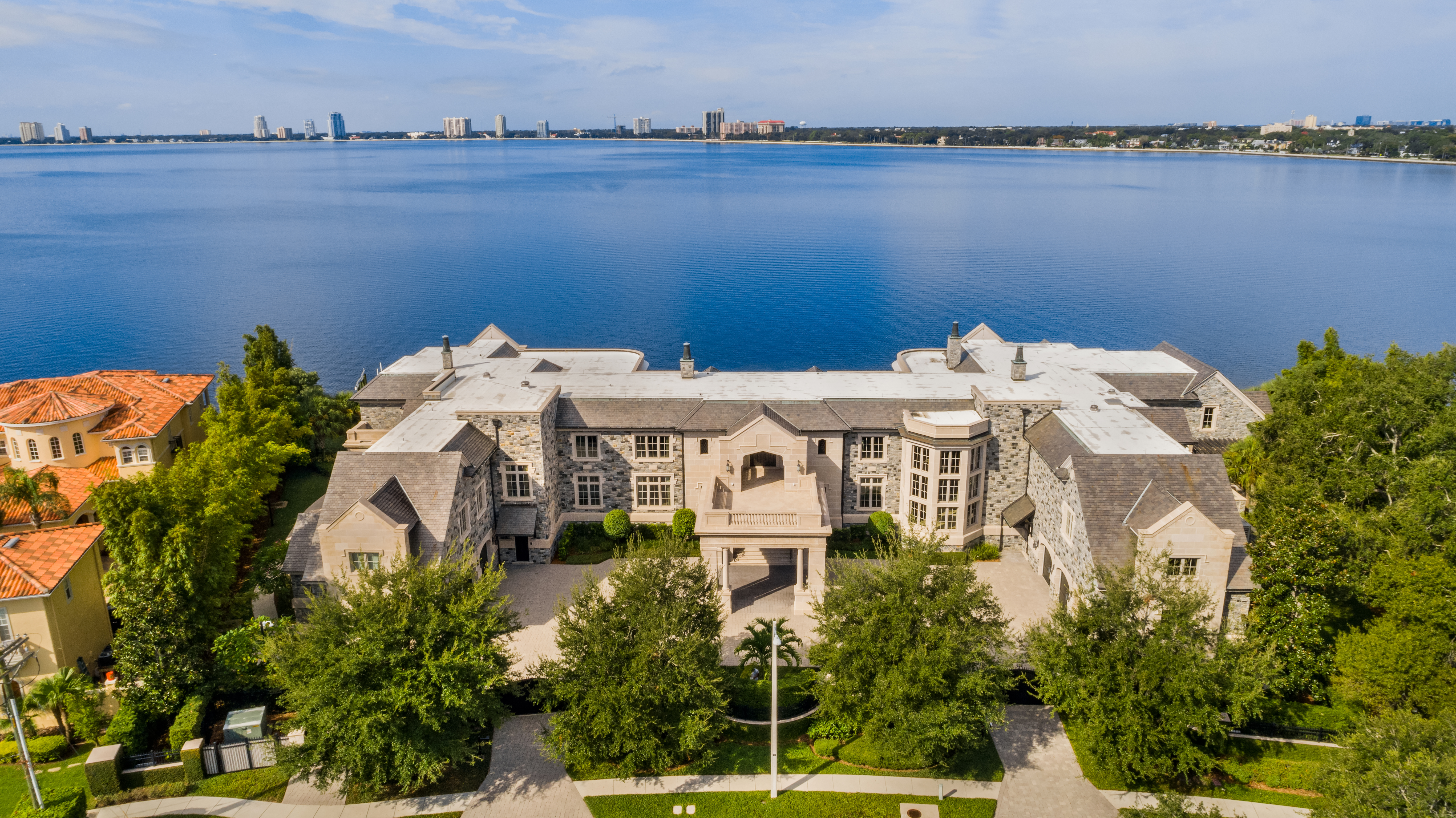 Derek Jeter sells mansion he was renting to Tom Brady - Vimarsana News