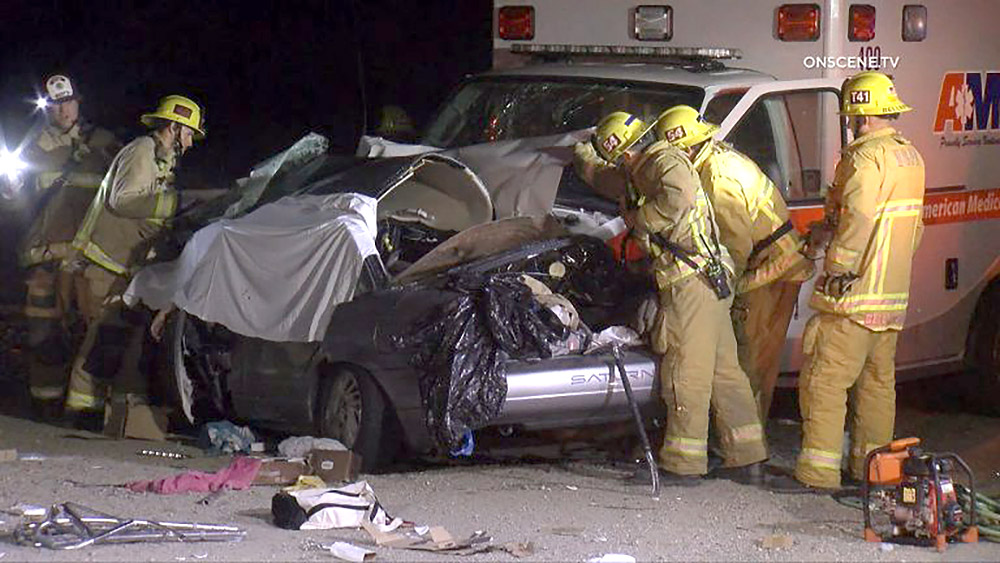 Wrong-way driver dies after colliding with ambulance on 118 Freeway in Moorpark - Vimarsana News