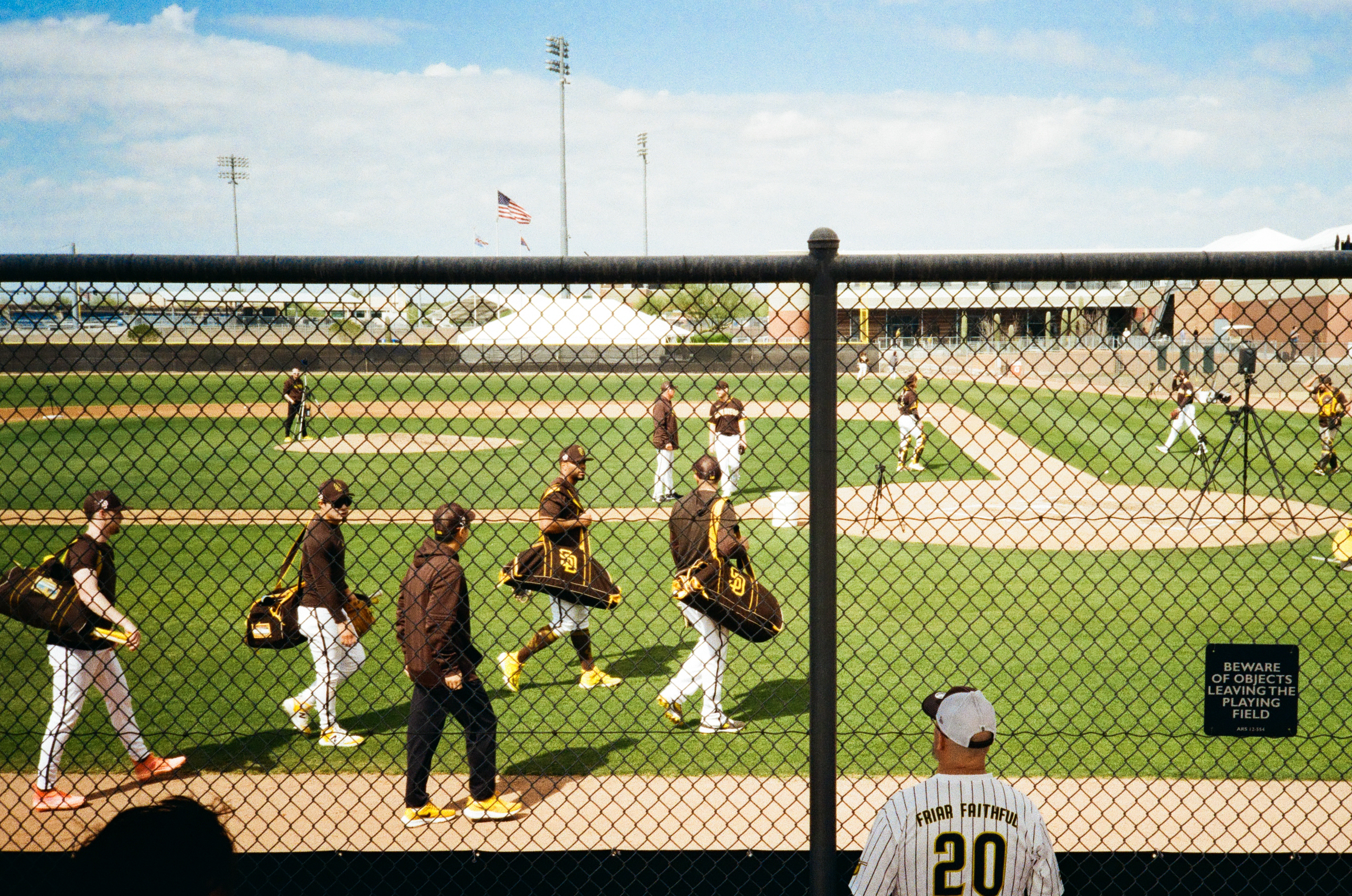 Union-Tribune photographer uses a throwback method to document Padres in spring training - Vimarsana News