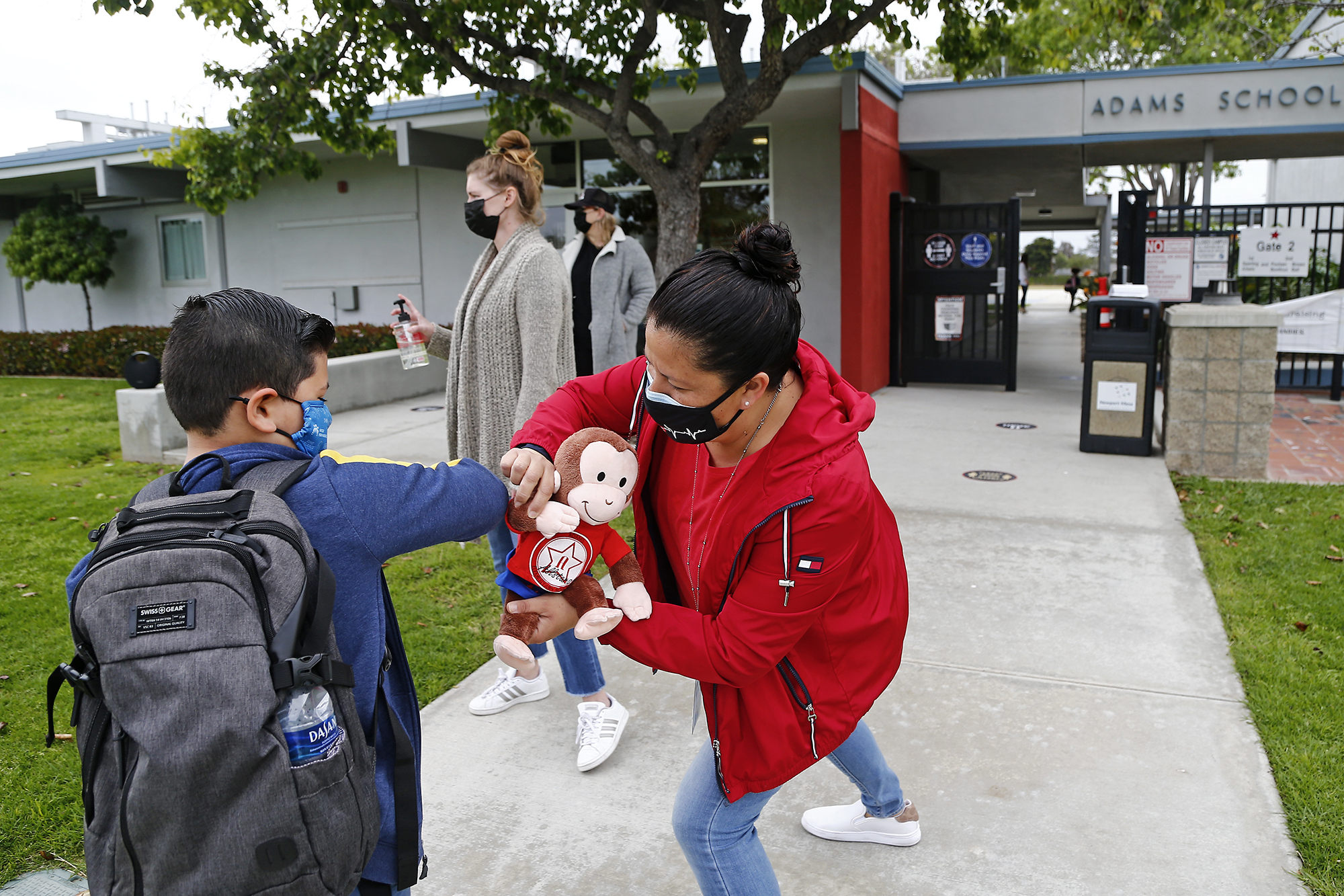 Elementary students at Newport-Mesa Unified return to full-day classes - Vimarsana News
