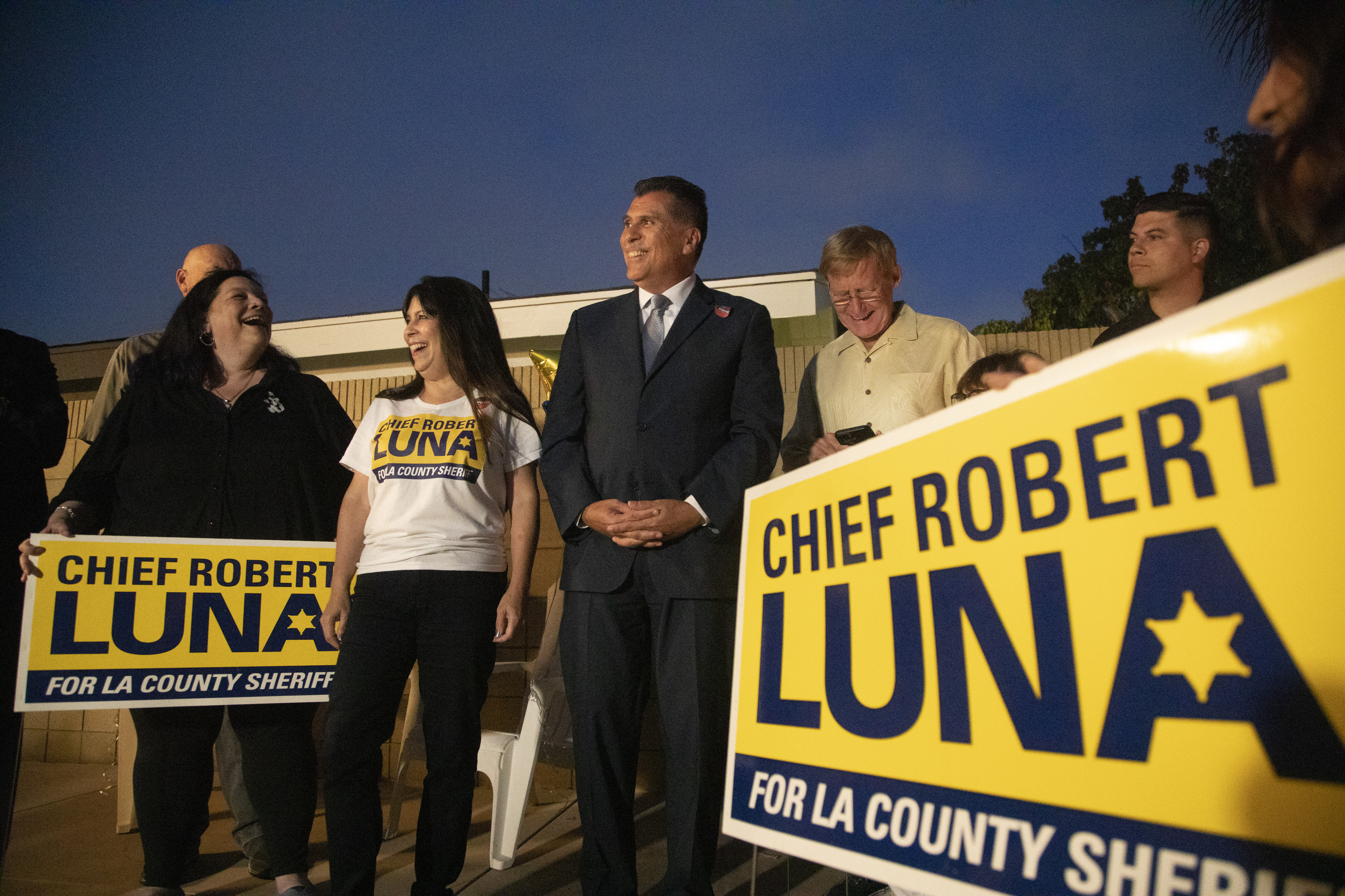 2022 election poll: Robert Luna leads Sheriff Villanueva - Vimarsana News