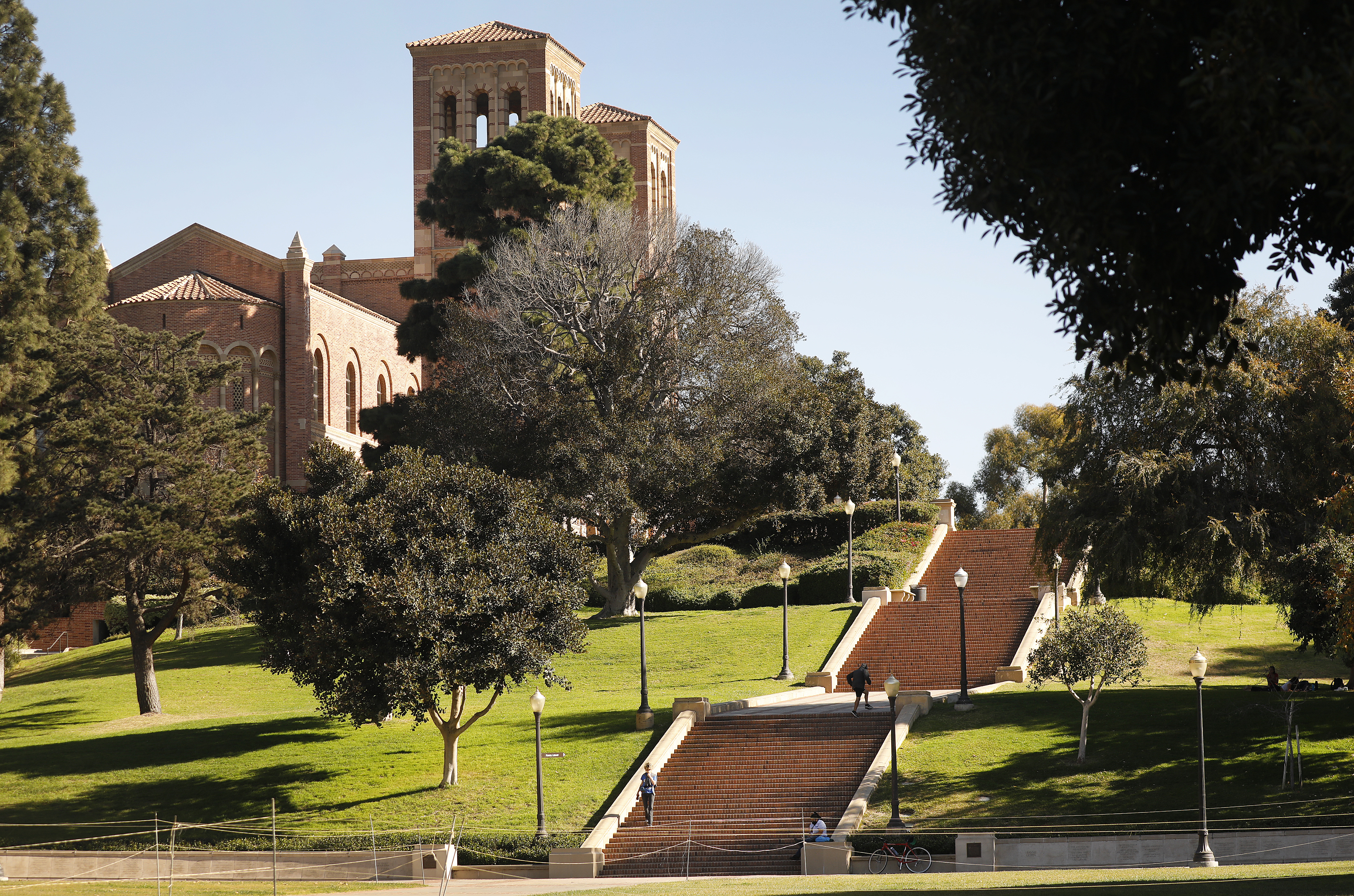 COVID-19 means good news, bad news for college applications - The San Diego Union-Tribune - Vimarsana News