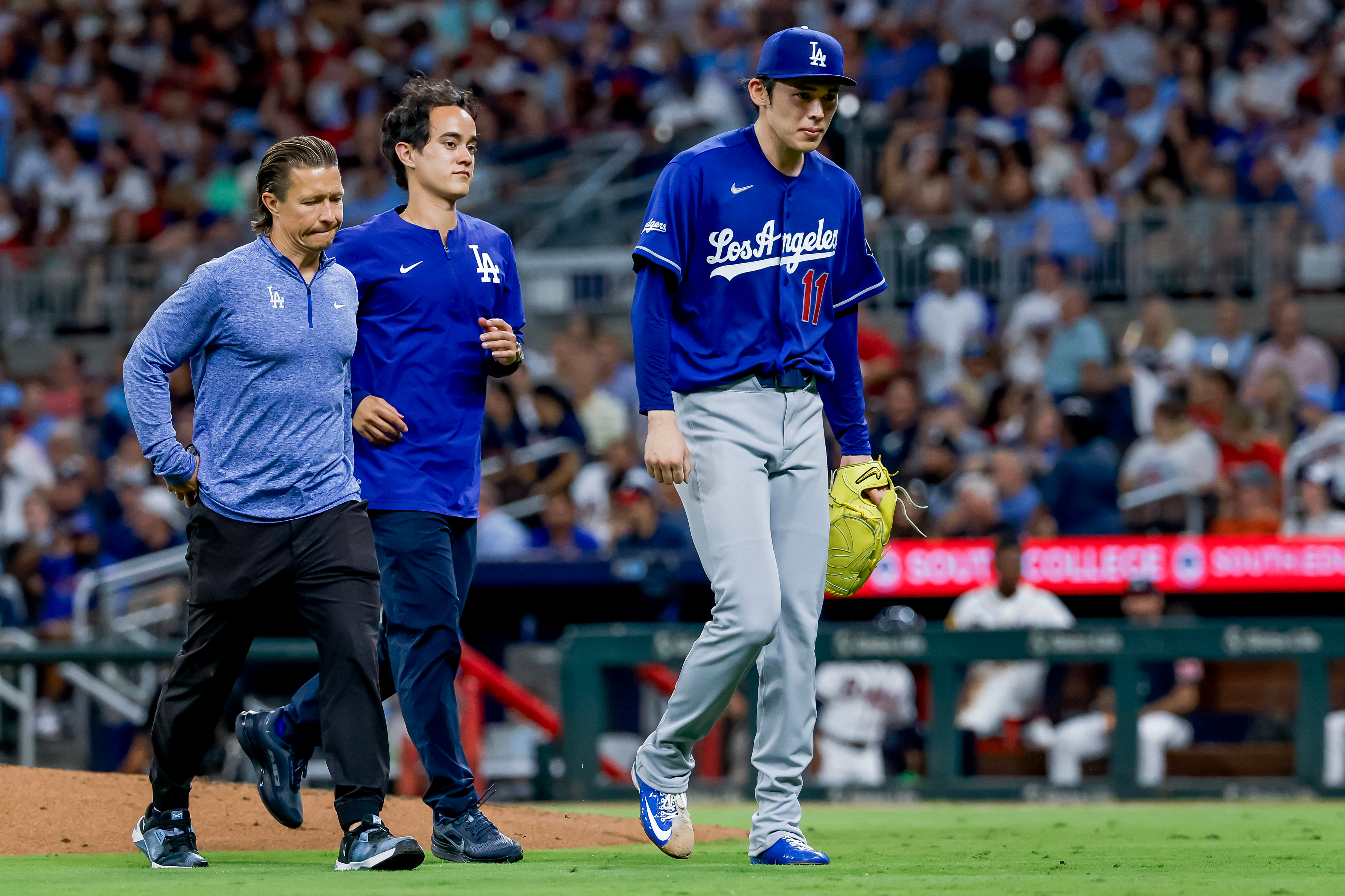 El novato Sasaki abandonó temprano el juego de los Dodgers con una ampolla en el dedo
