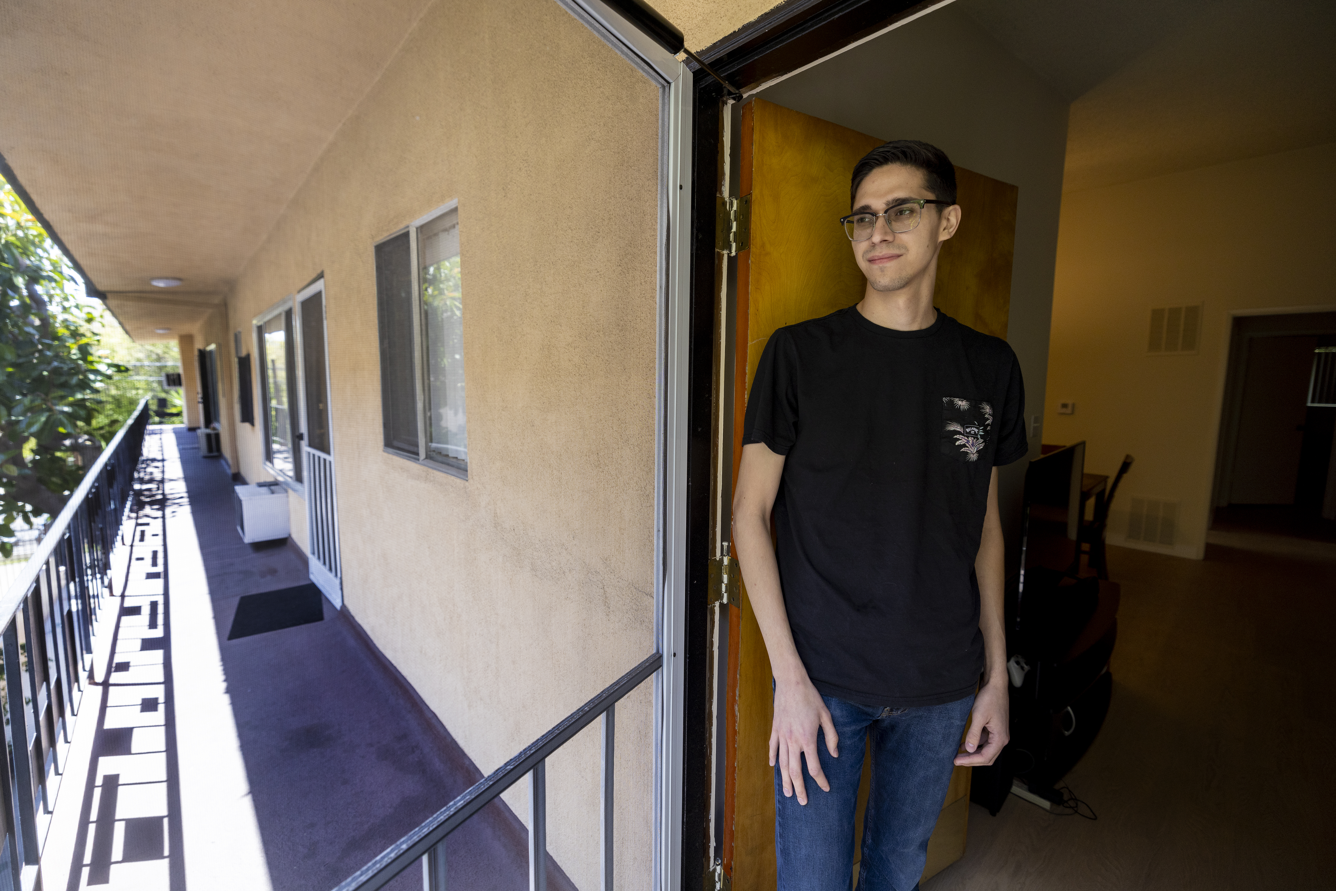 Finding a place to rent in Los Angeles has become a competitive sport - Vimarsana News
