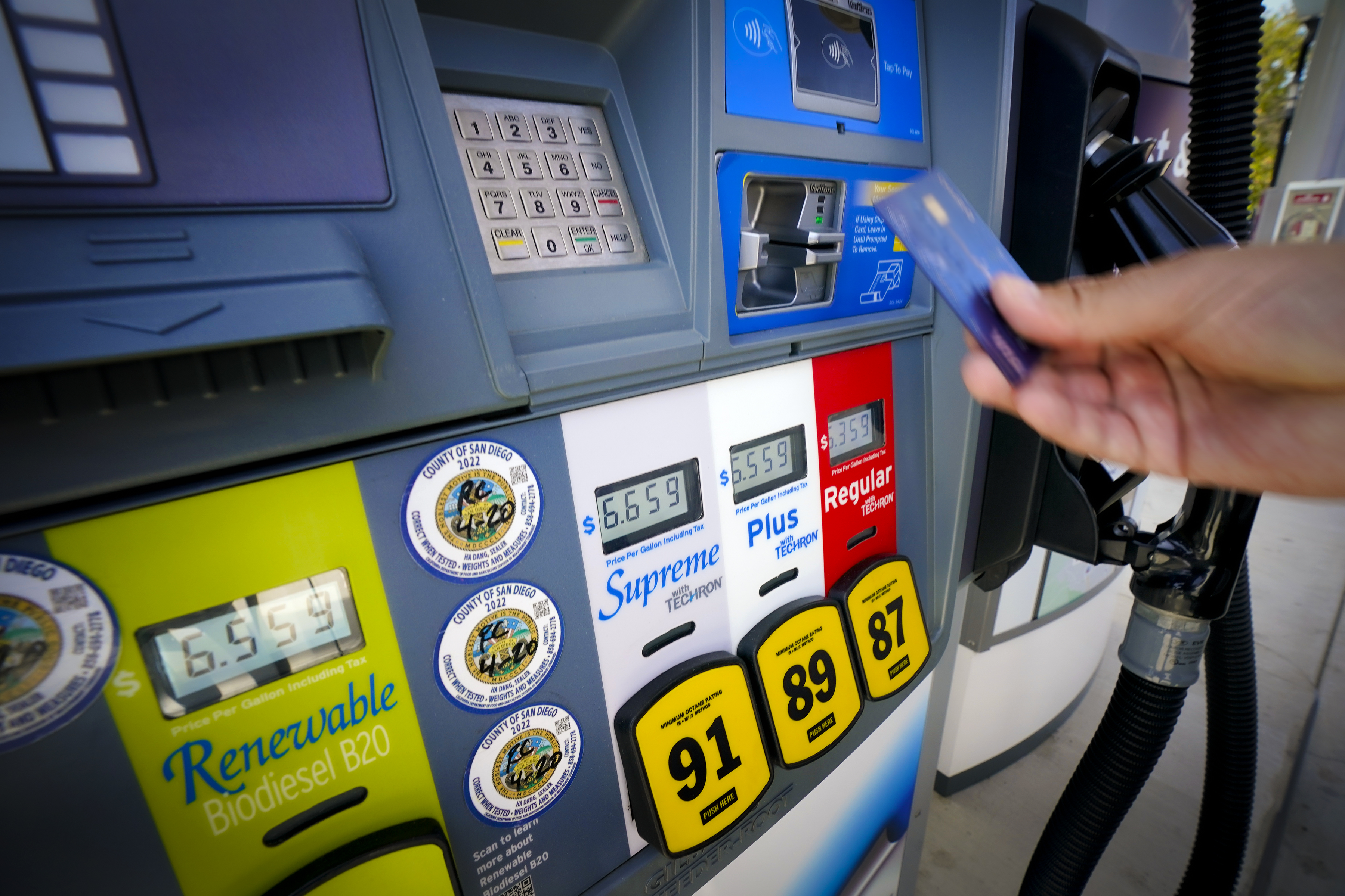 Your Say: How have high gasoline prices and inflation changed your summer plans? - Vimarsana News