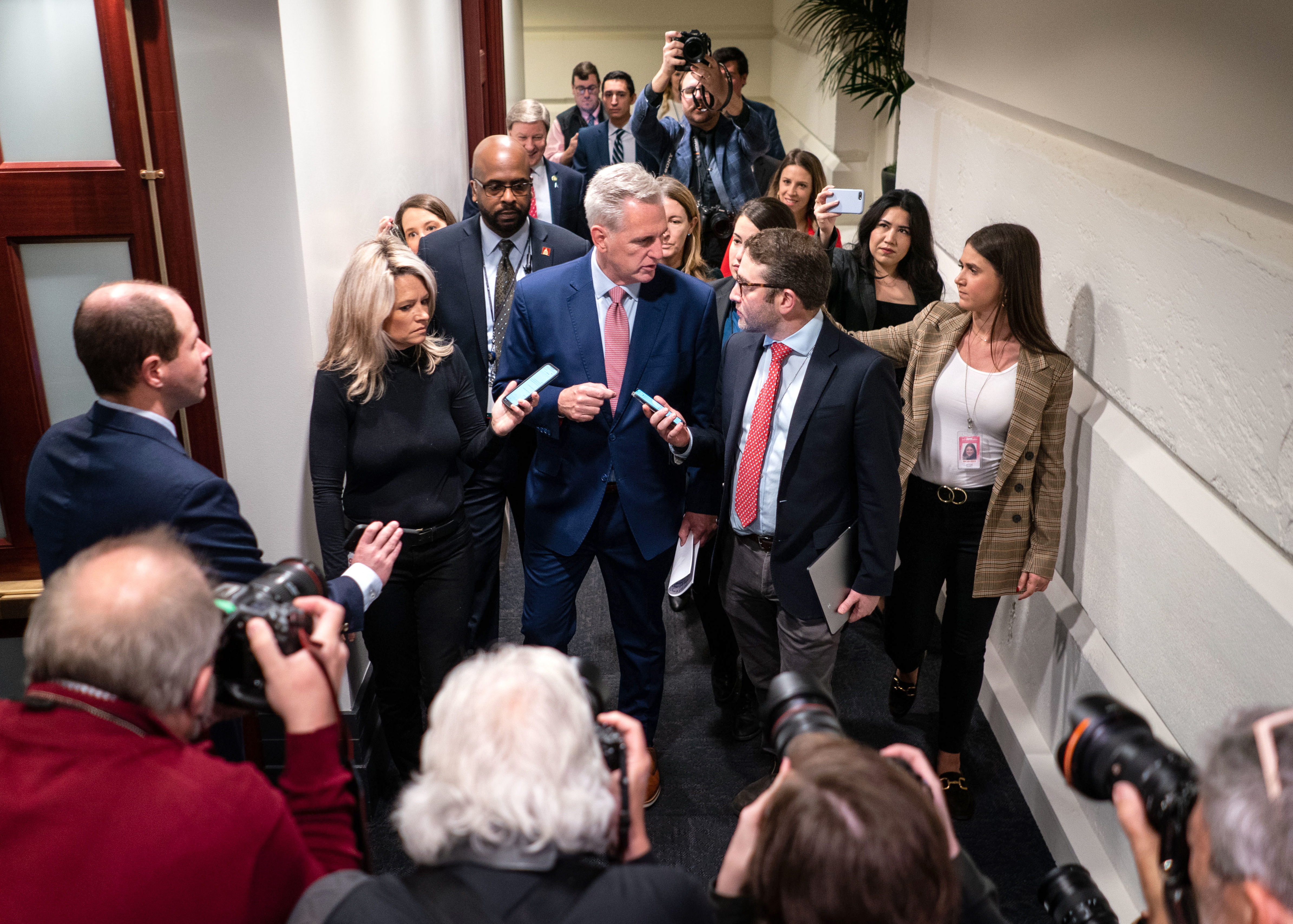 Essential Politics: Will Kevin McCarthy pull off a comeback? - Vimarsana News