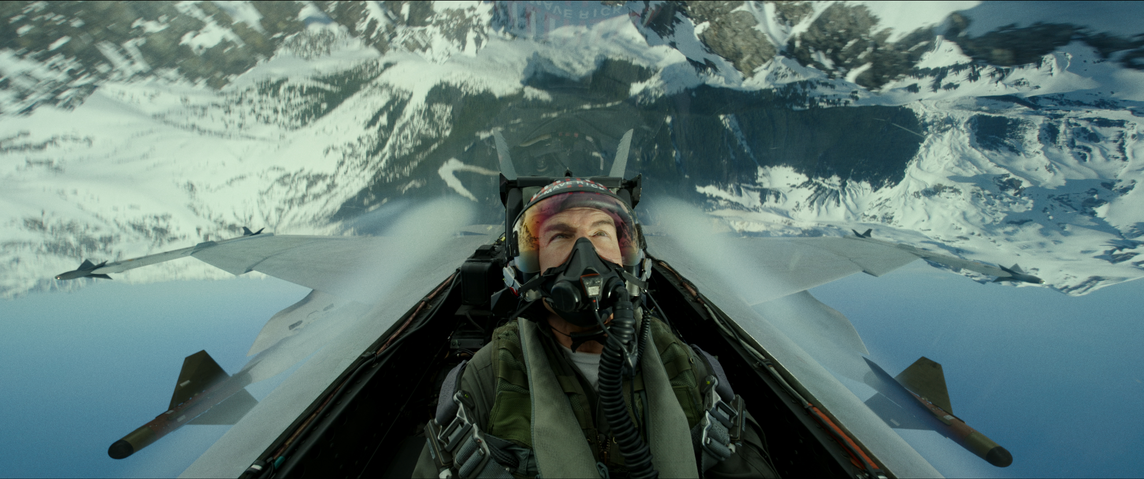 Ukrainian group protests Oscar noms for 'Top Gun: Maverick' - Vimarsana News
