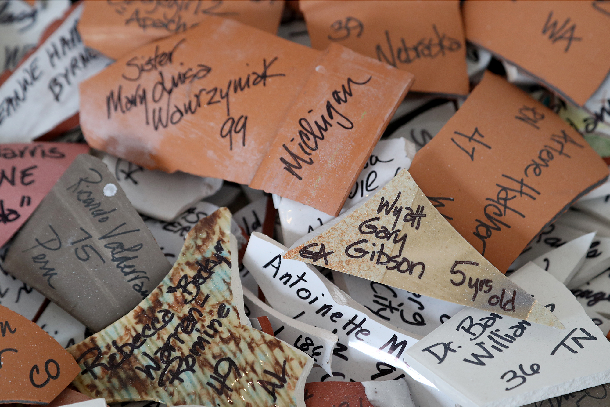 'Broken pieces of our lives': A Laguna Beach gallery memorializes COVID-19 victims - Vimarsana News