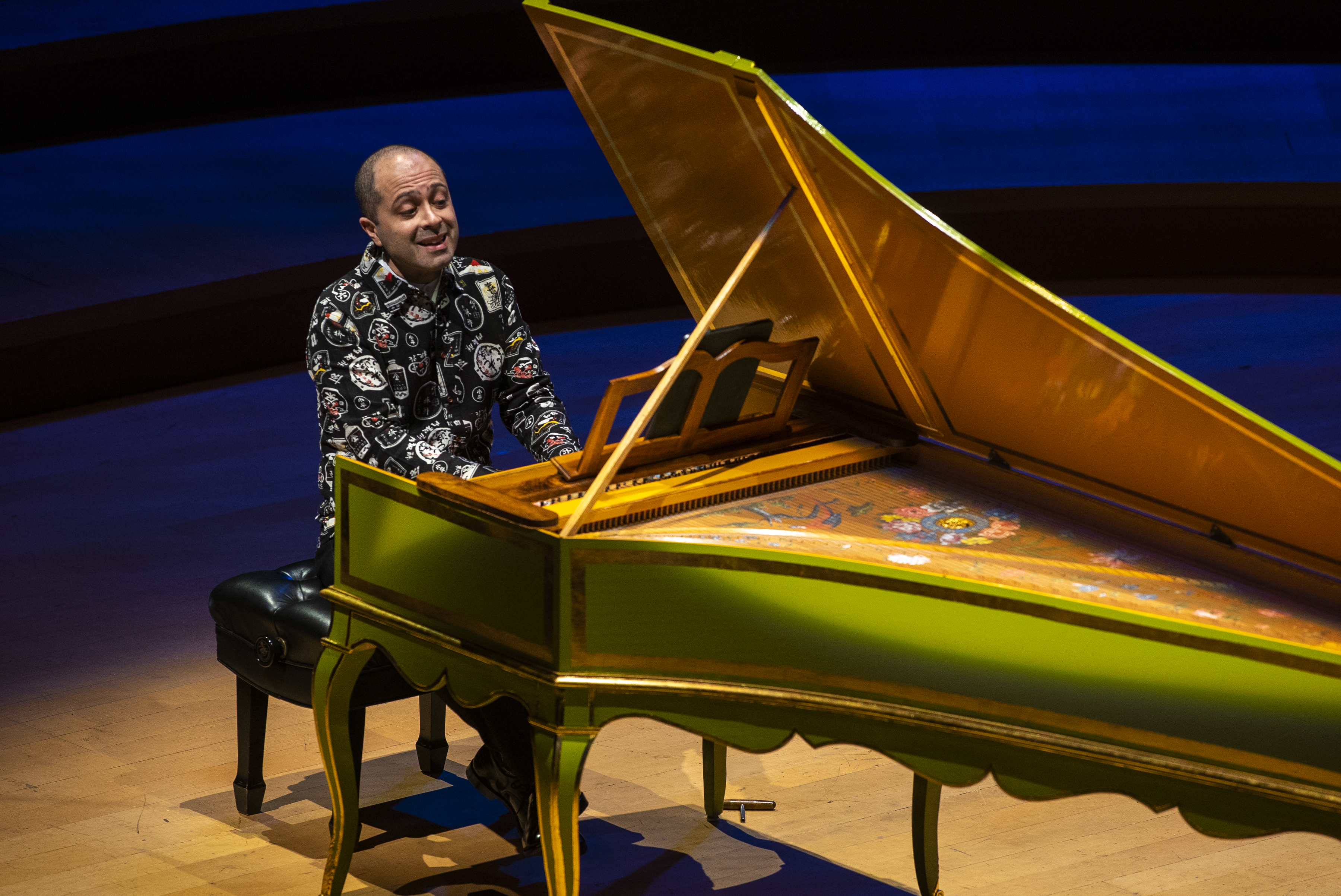 Review: Mahan Esfahani proves there's more to the harpsichord than Bach and the Baroque - Vimarsana News