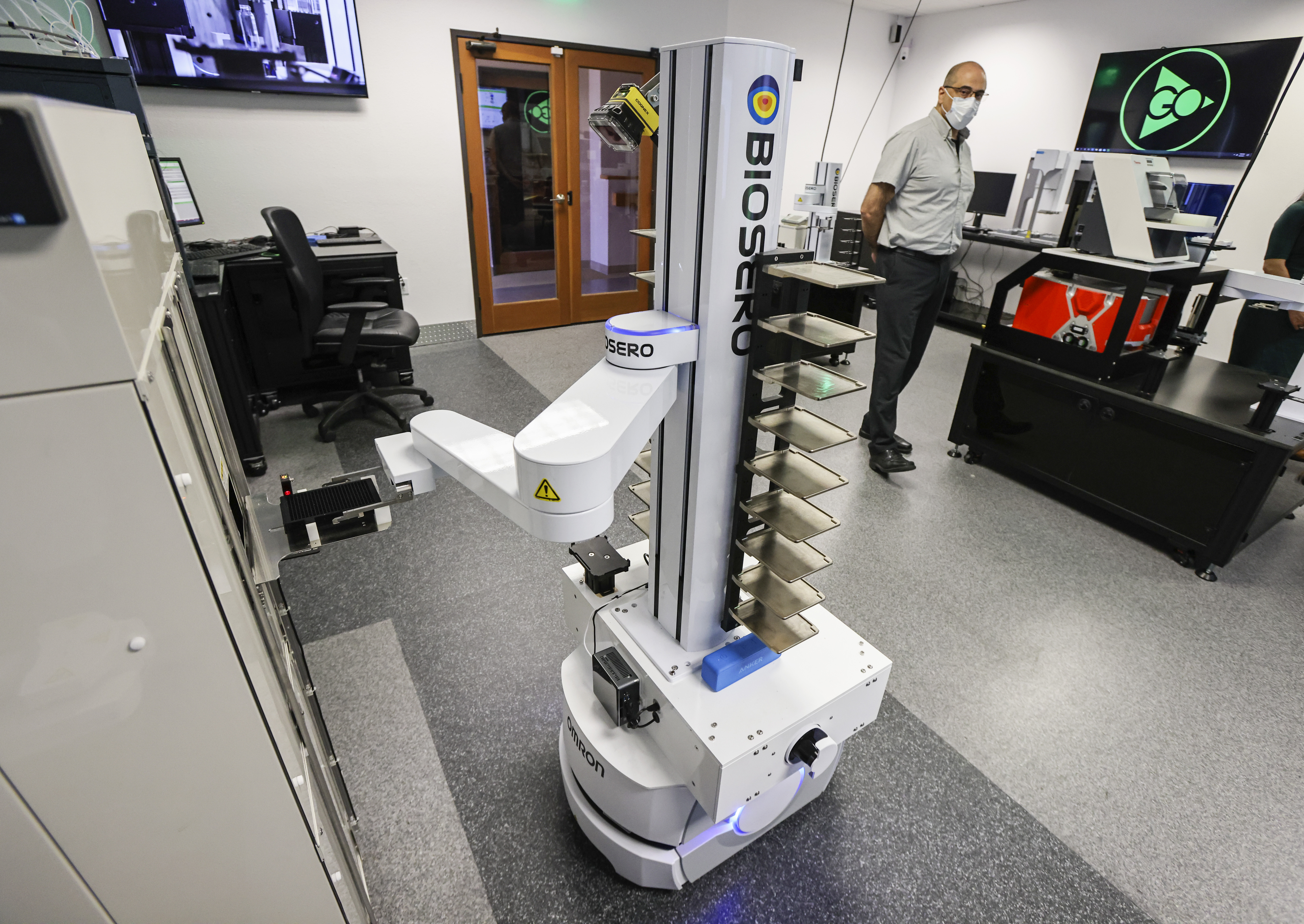 Can robots speed up drug discovery? San Diego firm's software helps labs embrace automation - Vimarsana News