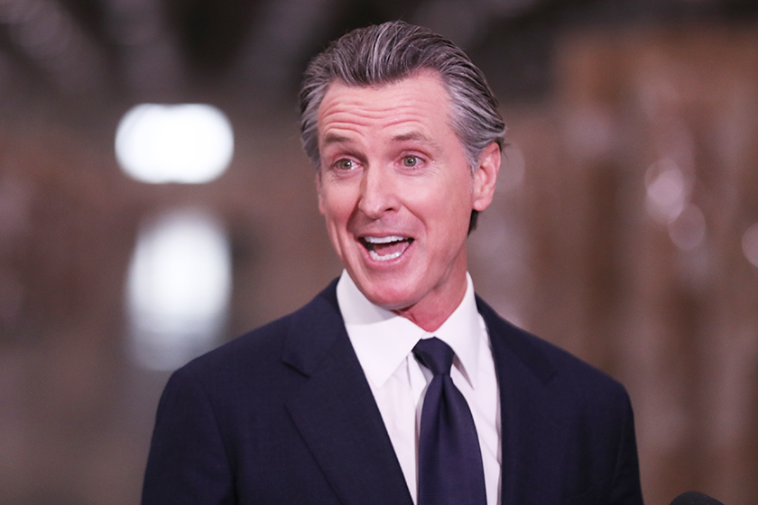 Opinion: What are people saying about Gov. Newsom's gas plan for California car owners? - Vimarsana News