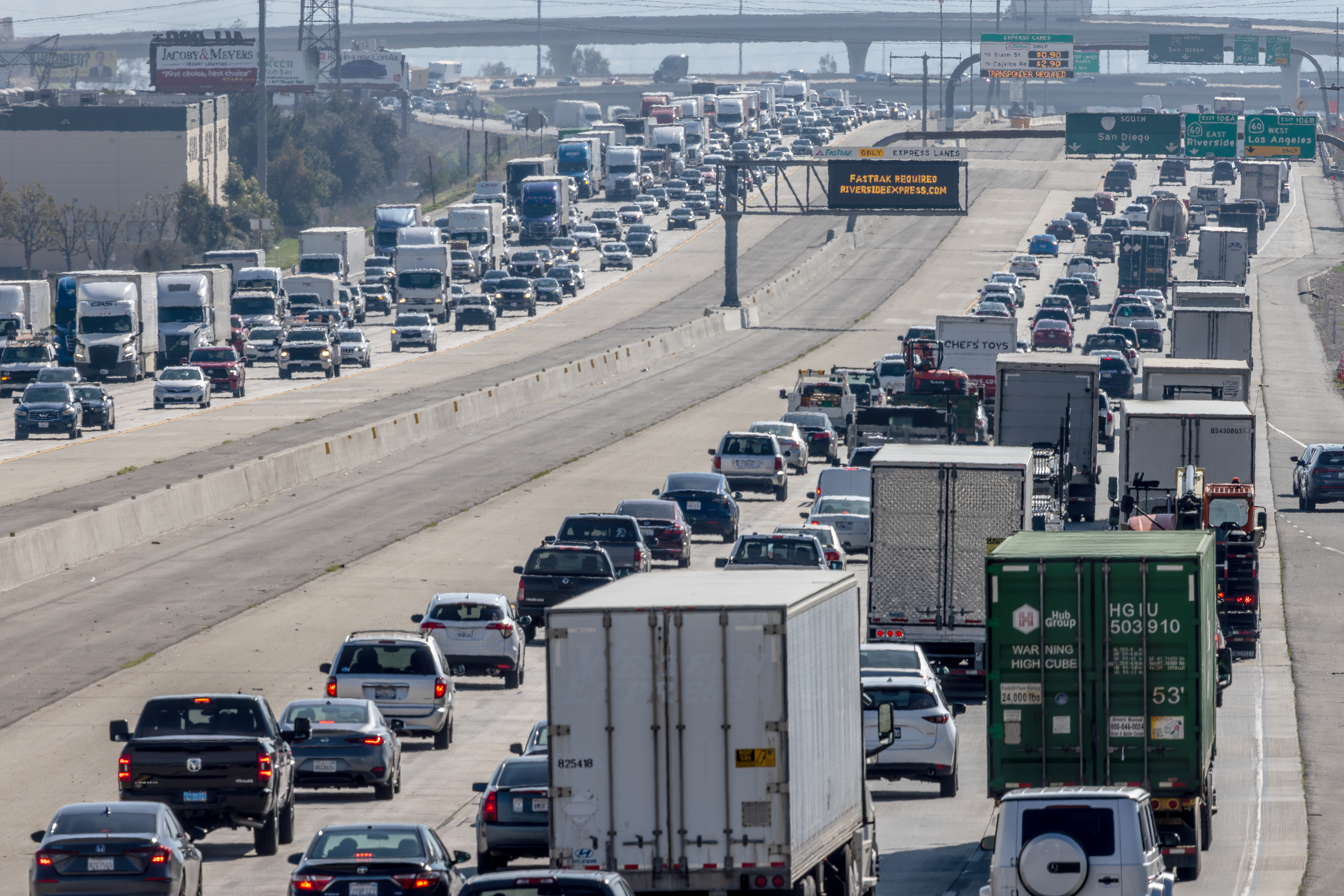 Los Angeles makes progress but earns 25th-straight F in air quality - Vimarsana News