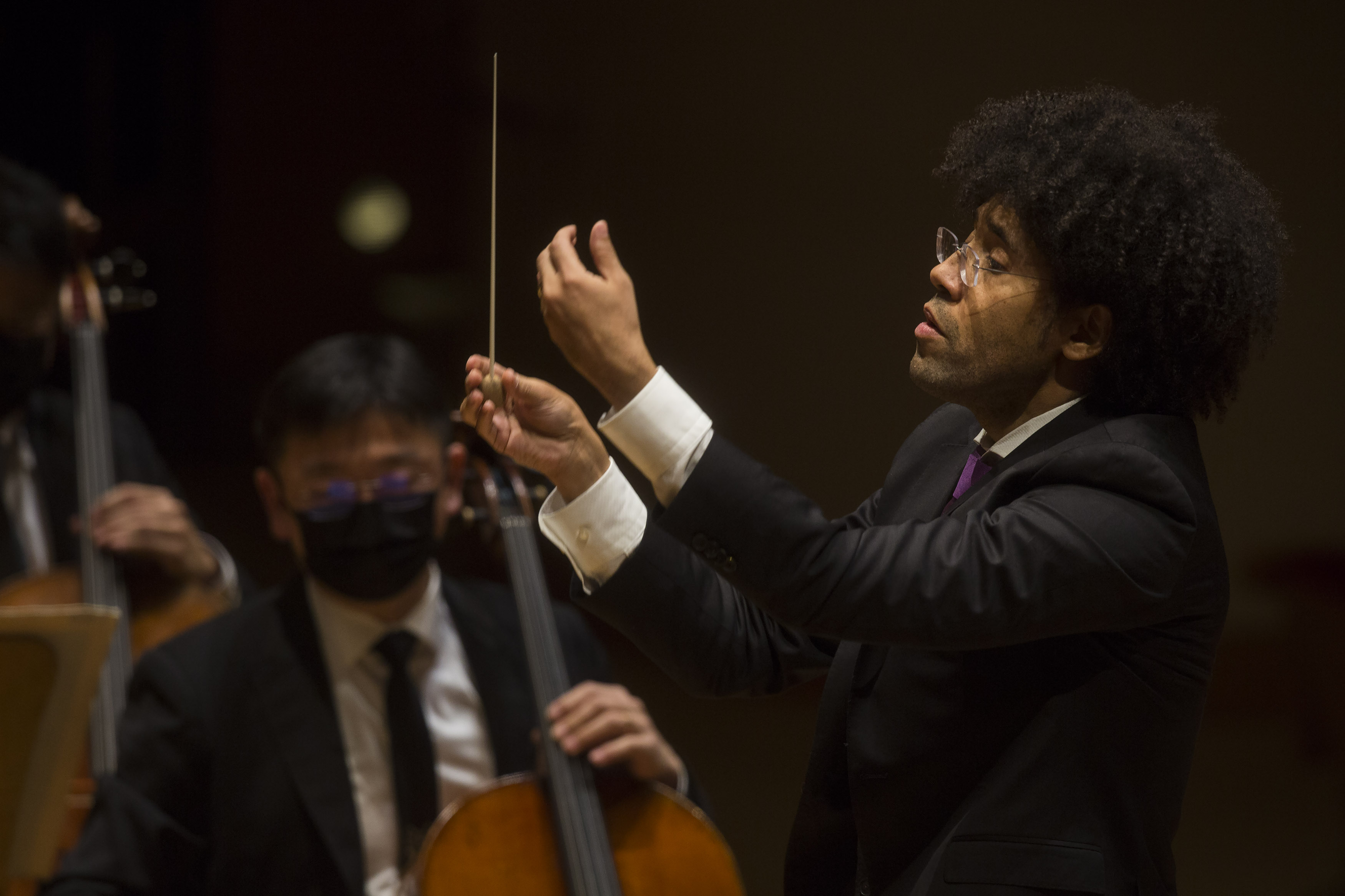 Review: In Costa Mesa's Segerstrom Concert Hall, a glorious San Diego Symphony soars - Vimarsana News