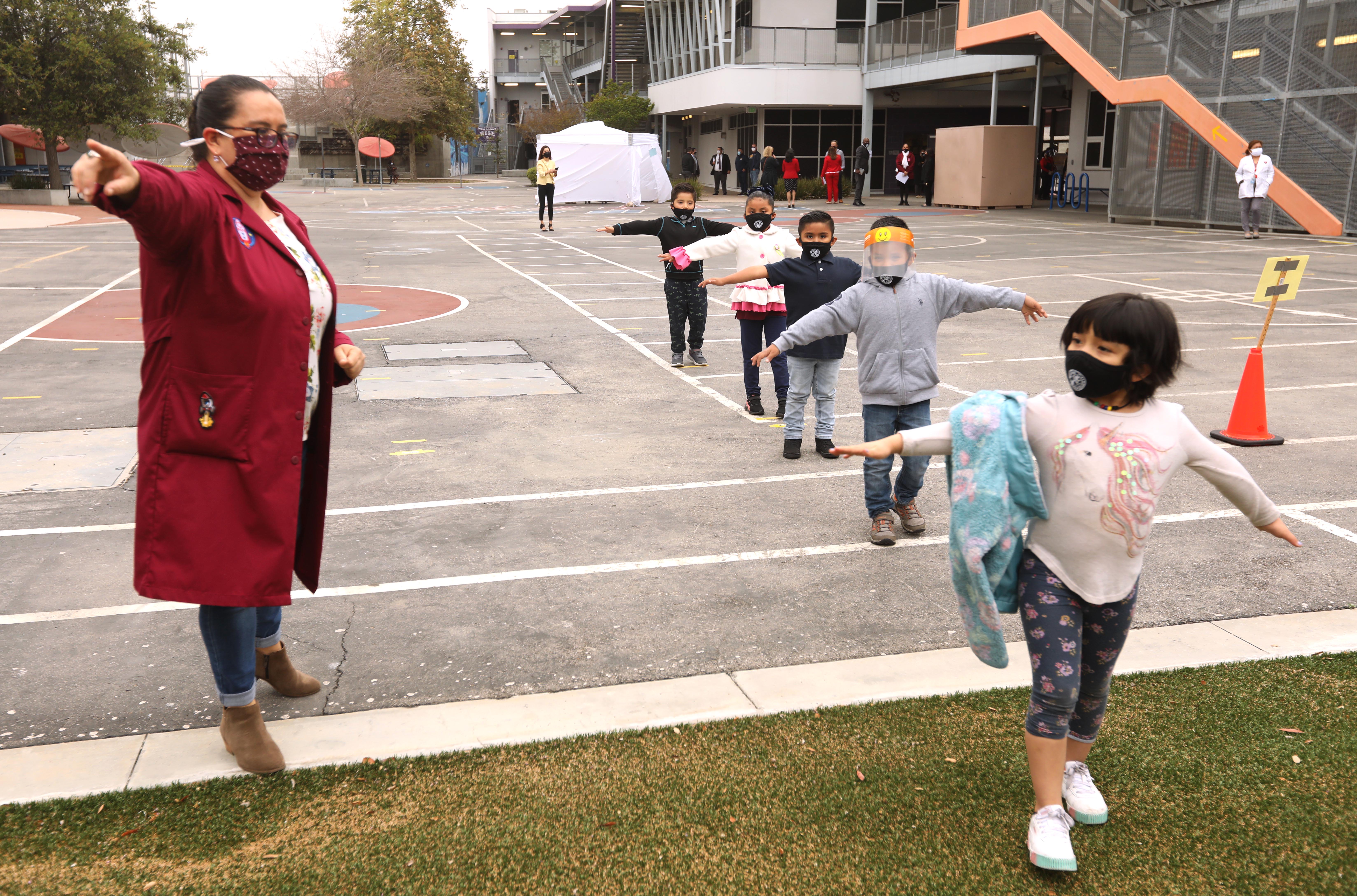 Essential California: A back-to-school trickle for LAUSD - Vimarsana News