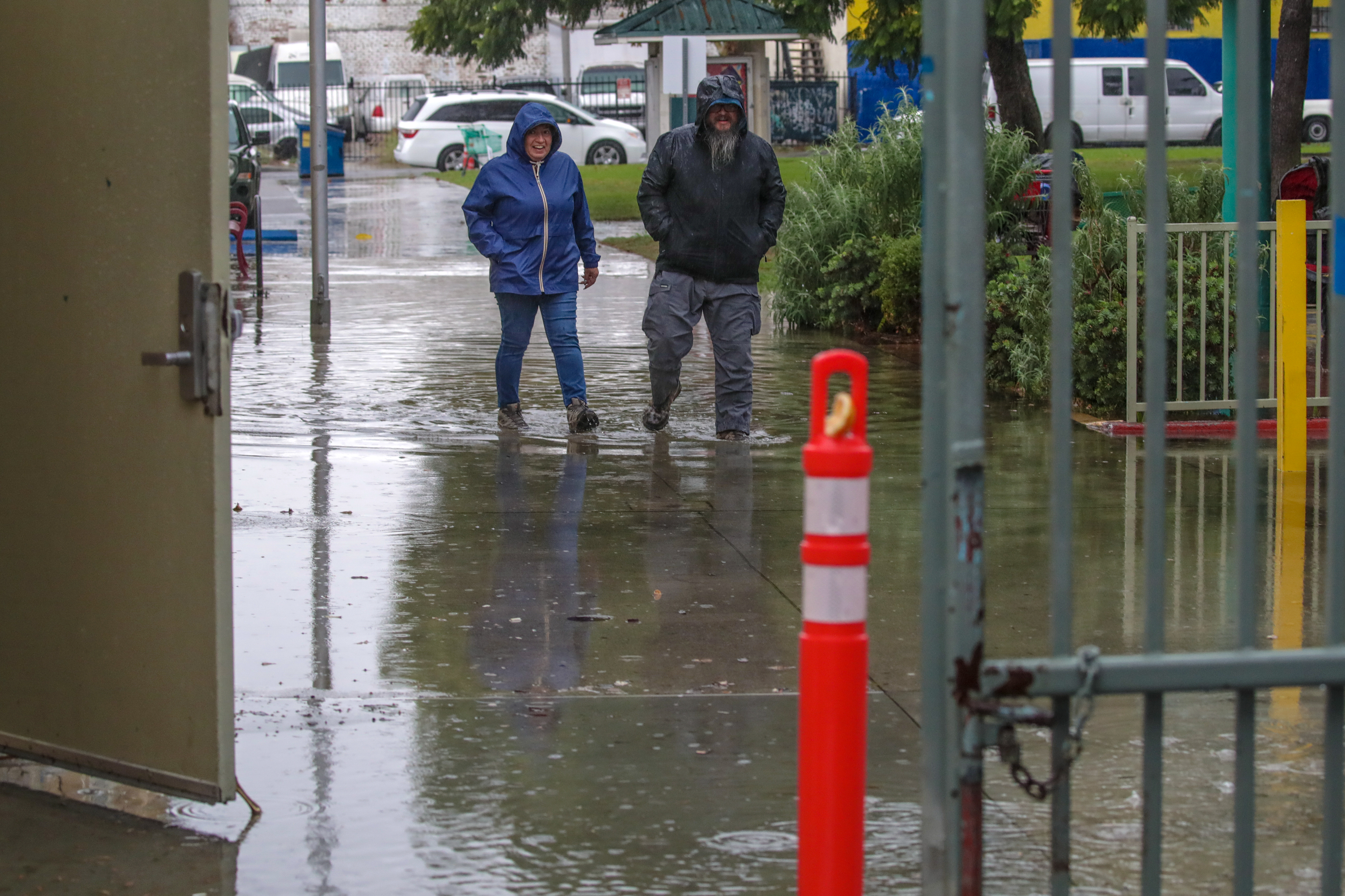 Winter storm pounds Southern California on election day - Vimarsana News