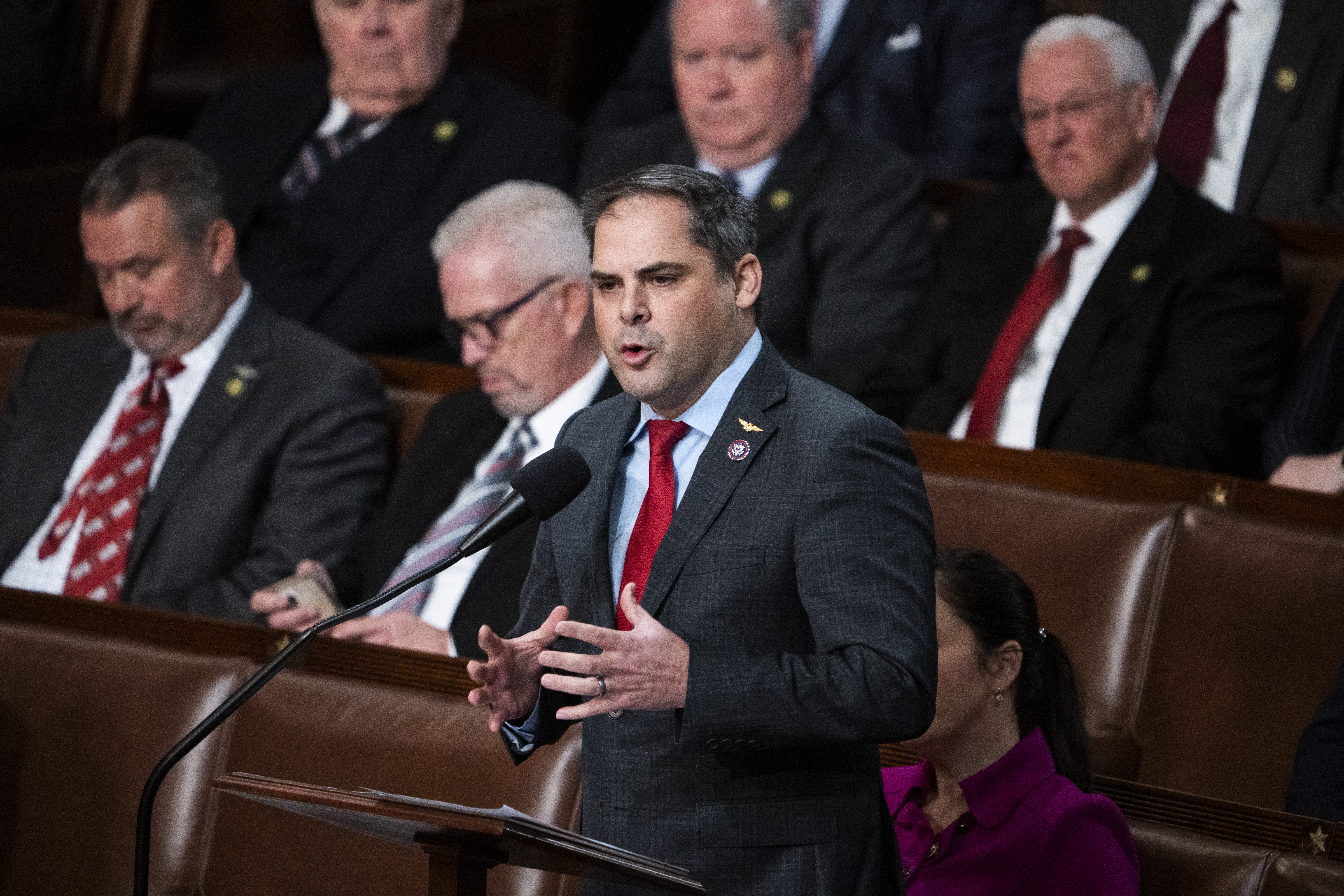Essential Politics: House Republicans plan a debt ceiling showdown - Vimarsana News