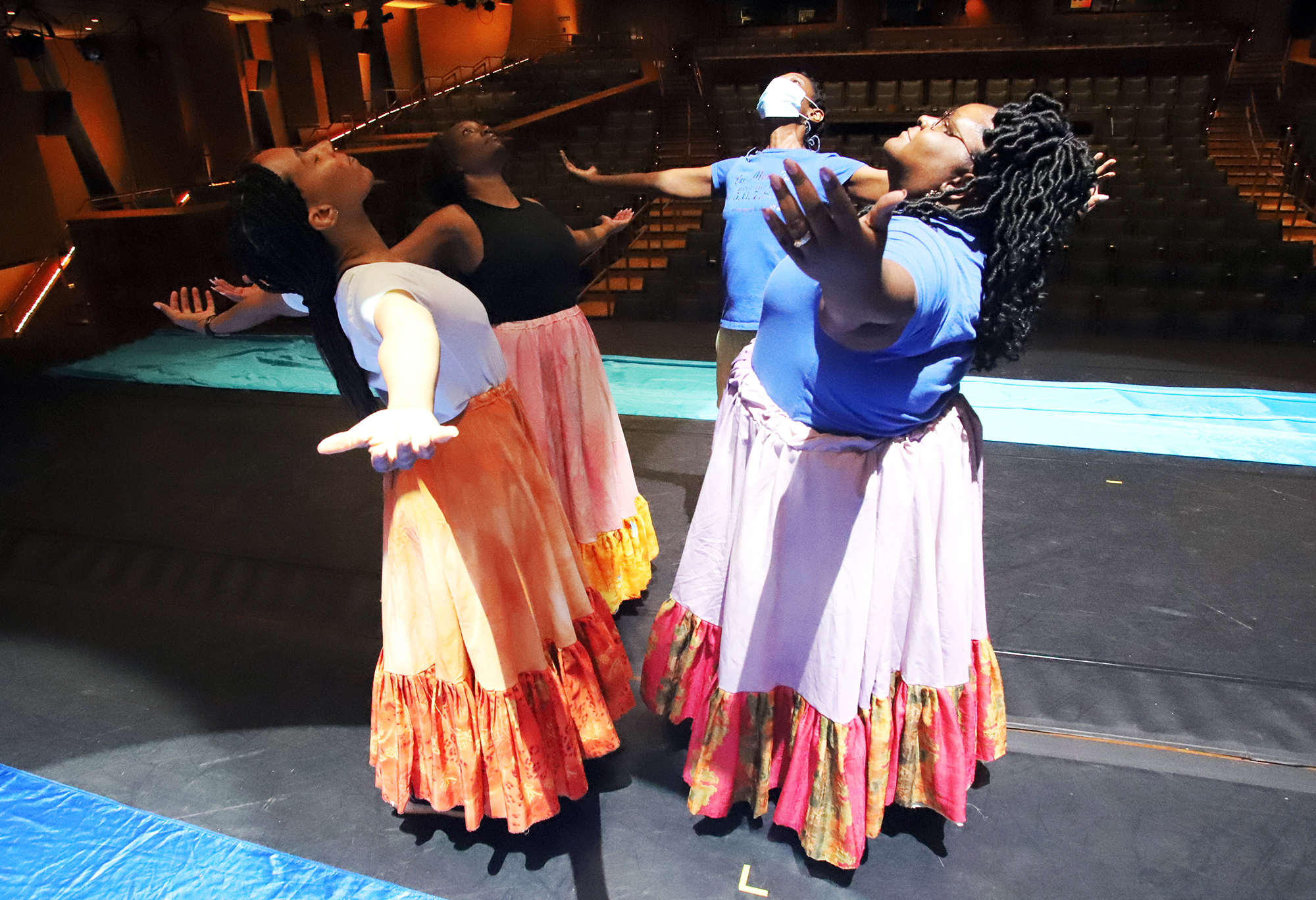 'Gospel Voices of OC' puts Black lives, music, dance and artistry on stage for Juneteenth - Vimarsana News