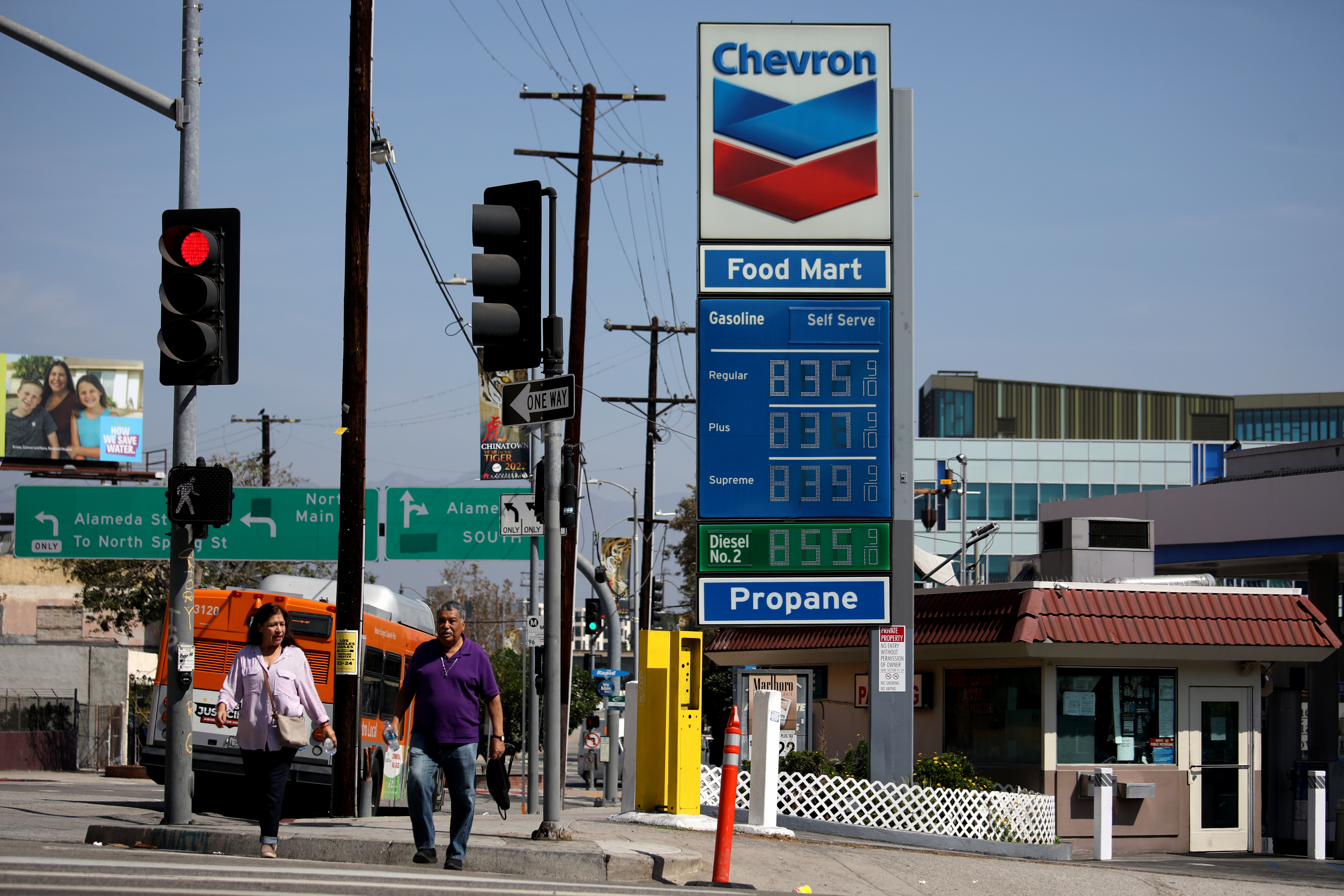 Gas prices highlight California's energy vulnerabilities - Vimarsana News