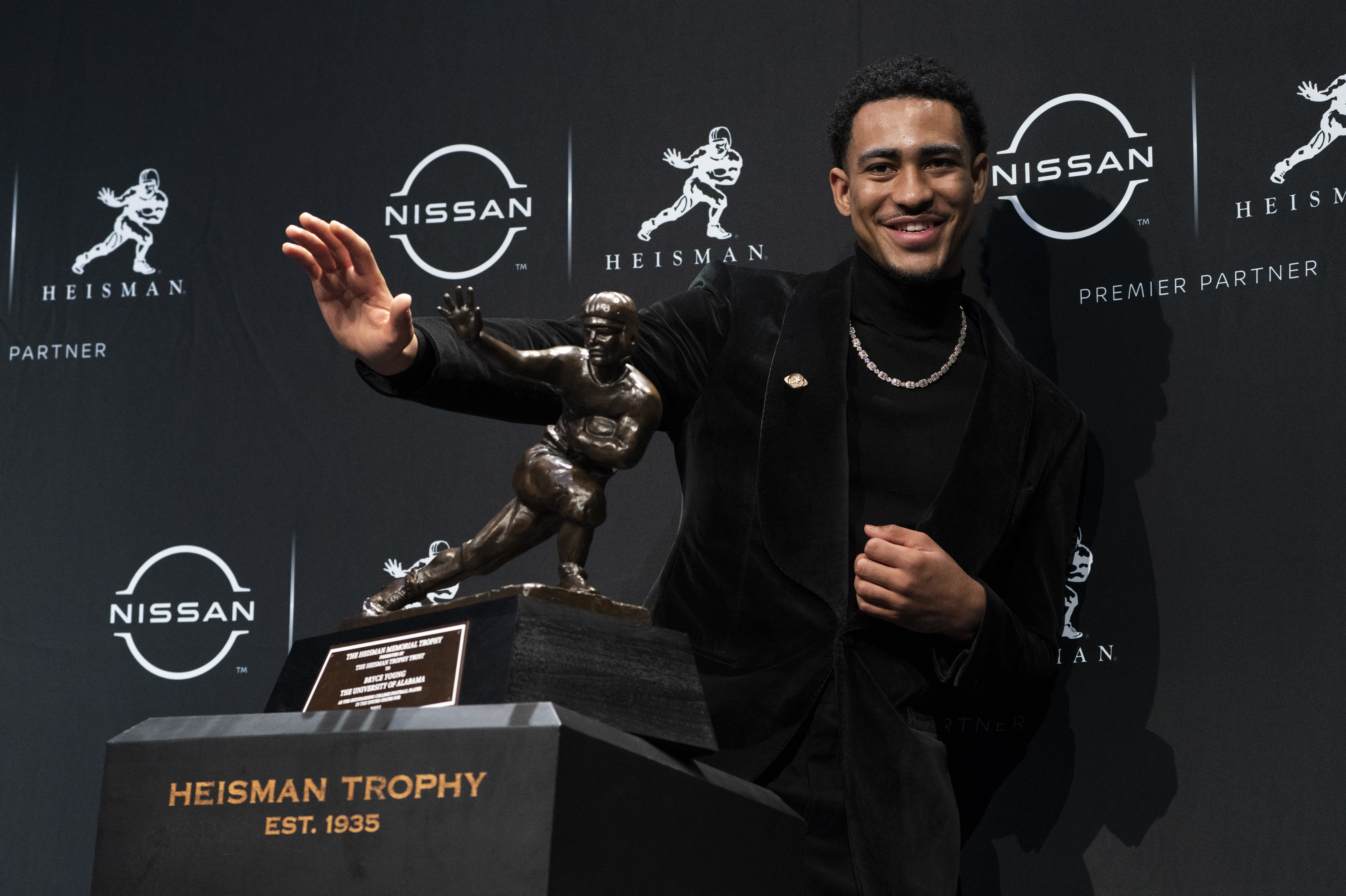 Bryce Young's Heisman path began at Cathedral, Mater Dei - Vimarsana News