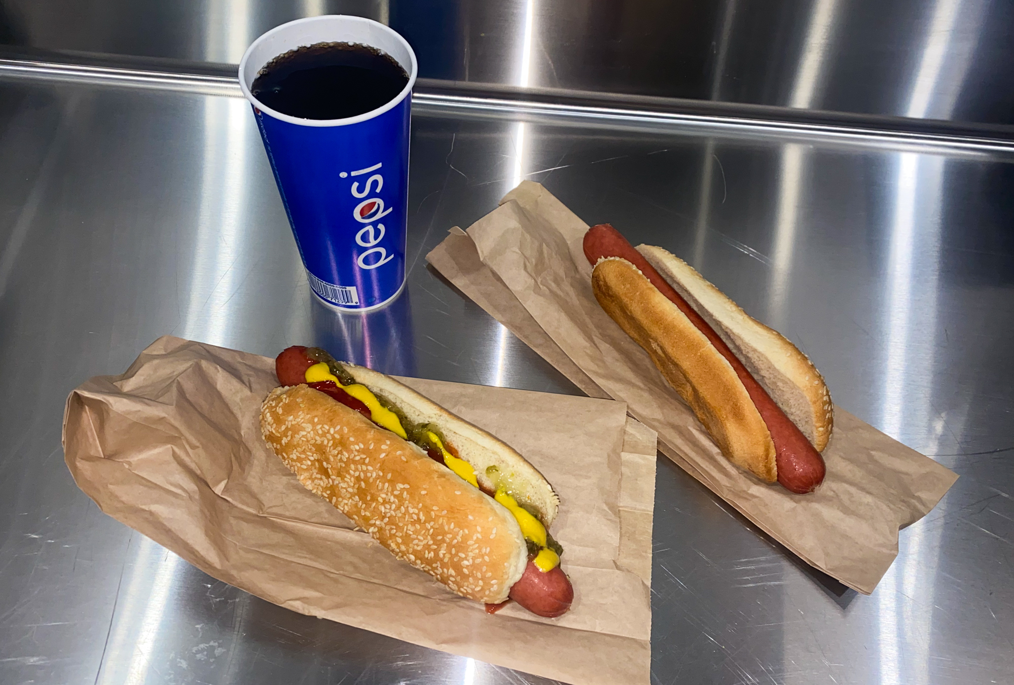 The Costco hot dog combo has been undercut by Sam's Club by 12 cents. Which is better? - Vimarsana News